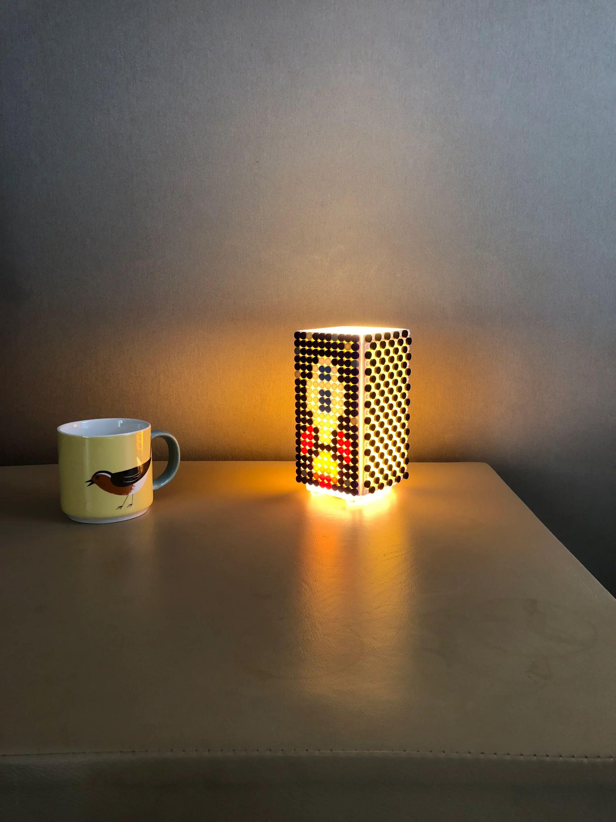 jaim-lamp-on-room-space-pixel-art.webp