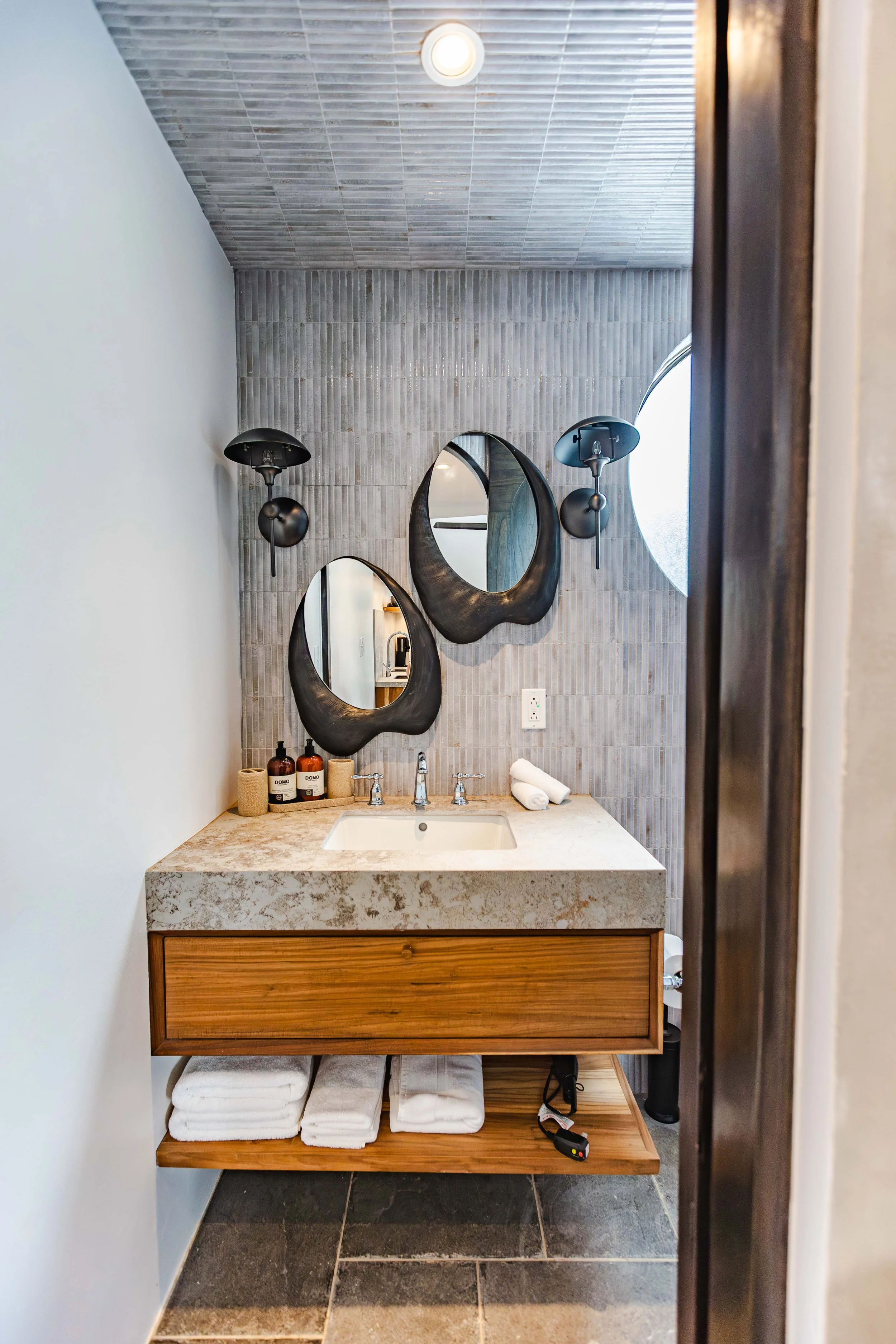 Loft_Domo_Bath_Mirros_December.jpg