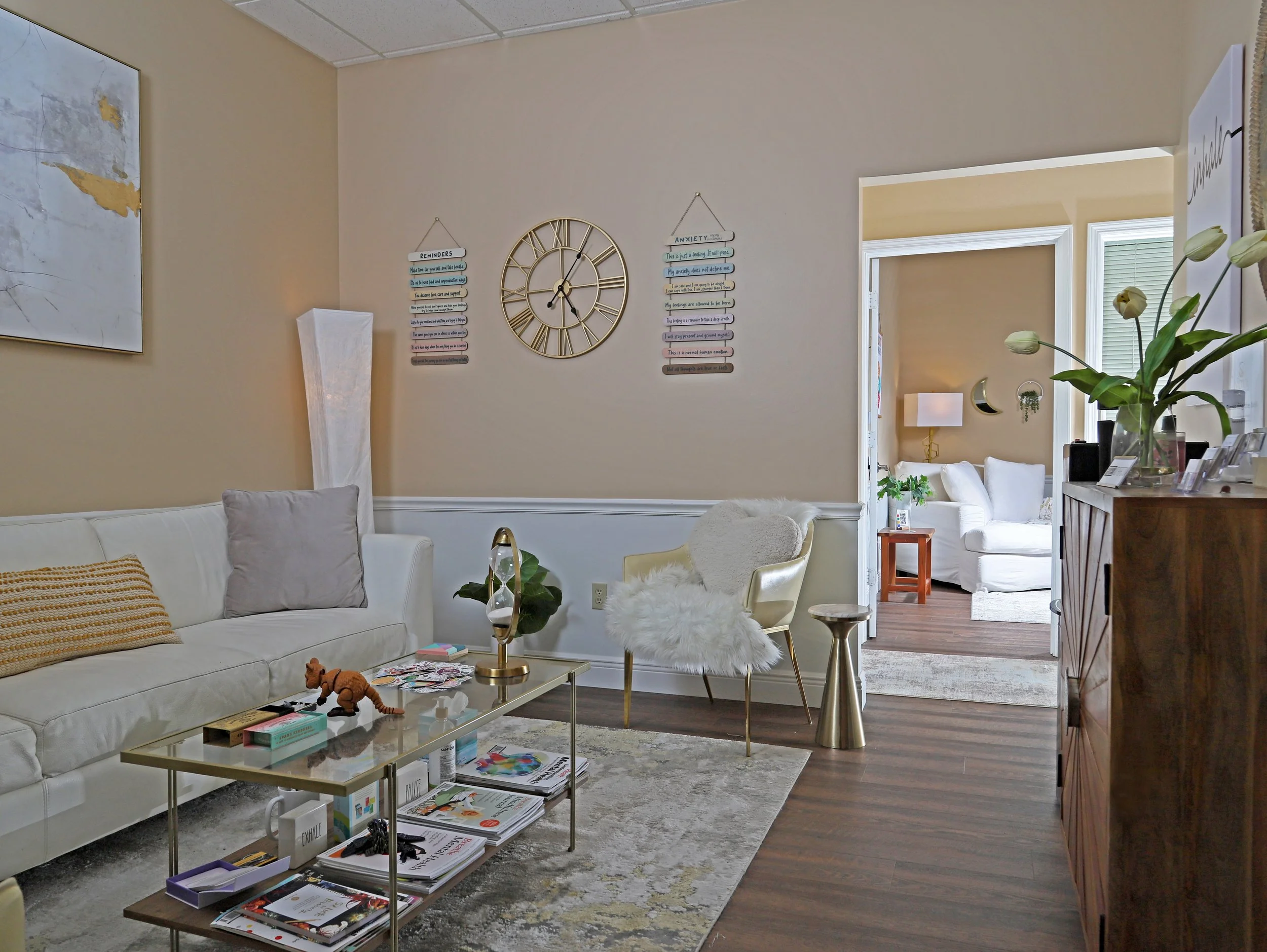therapy-room-modern-decor-welcoming.jpg