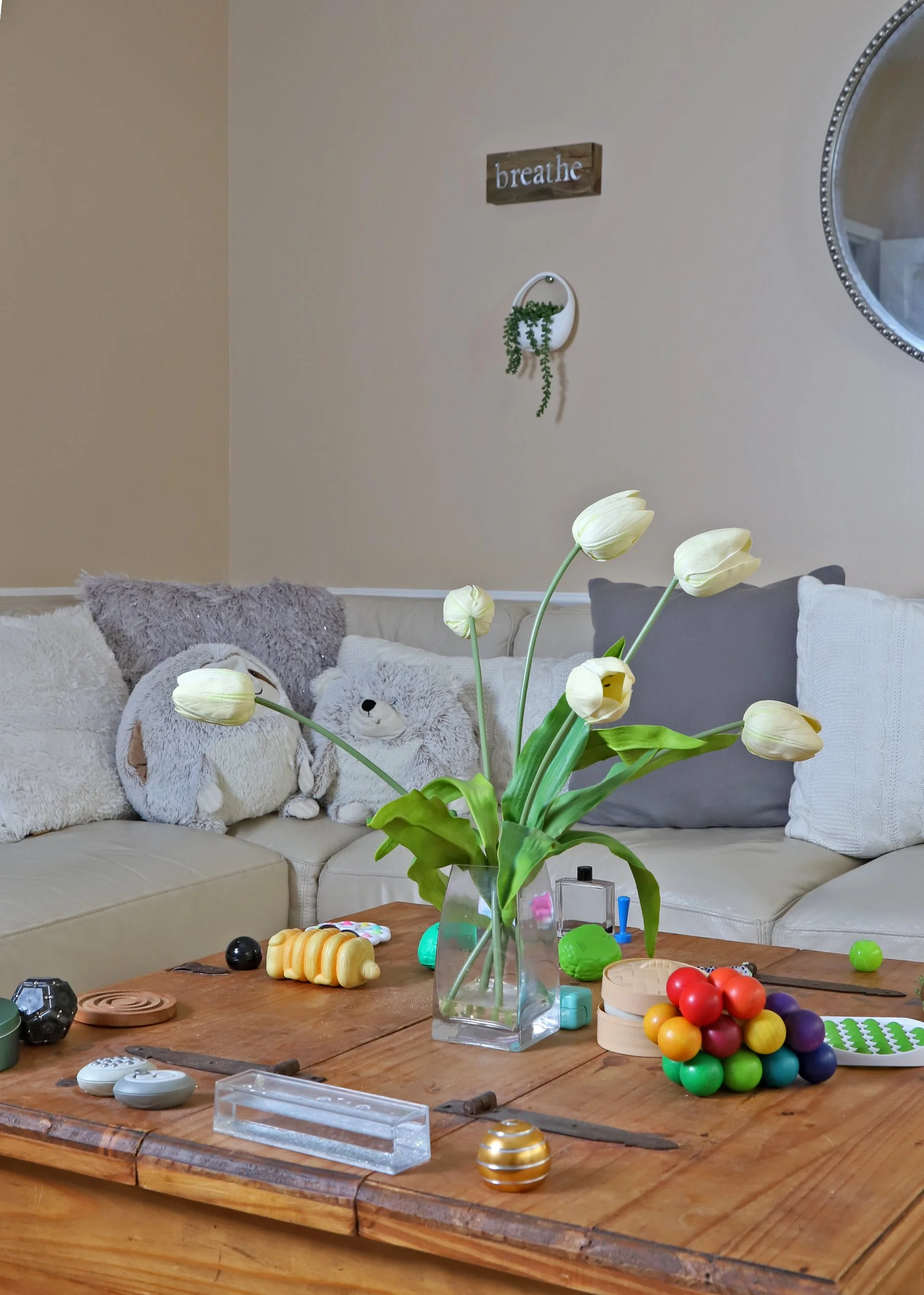 therapy-office-tulip-centerpiece-couch.jpg