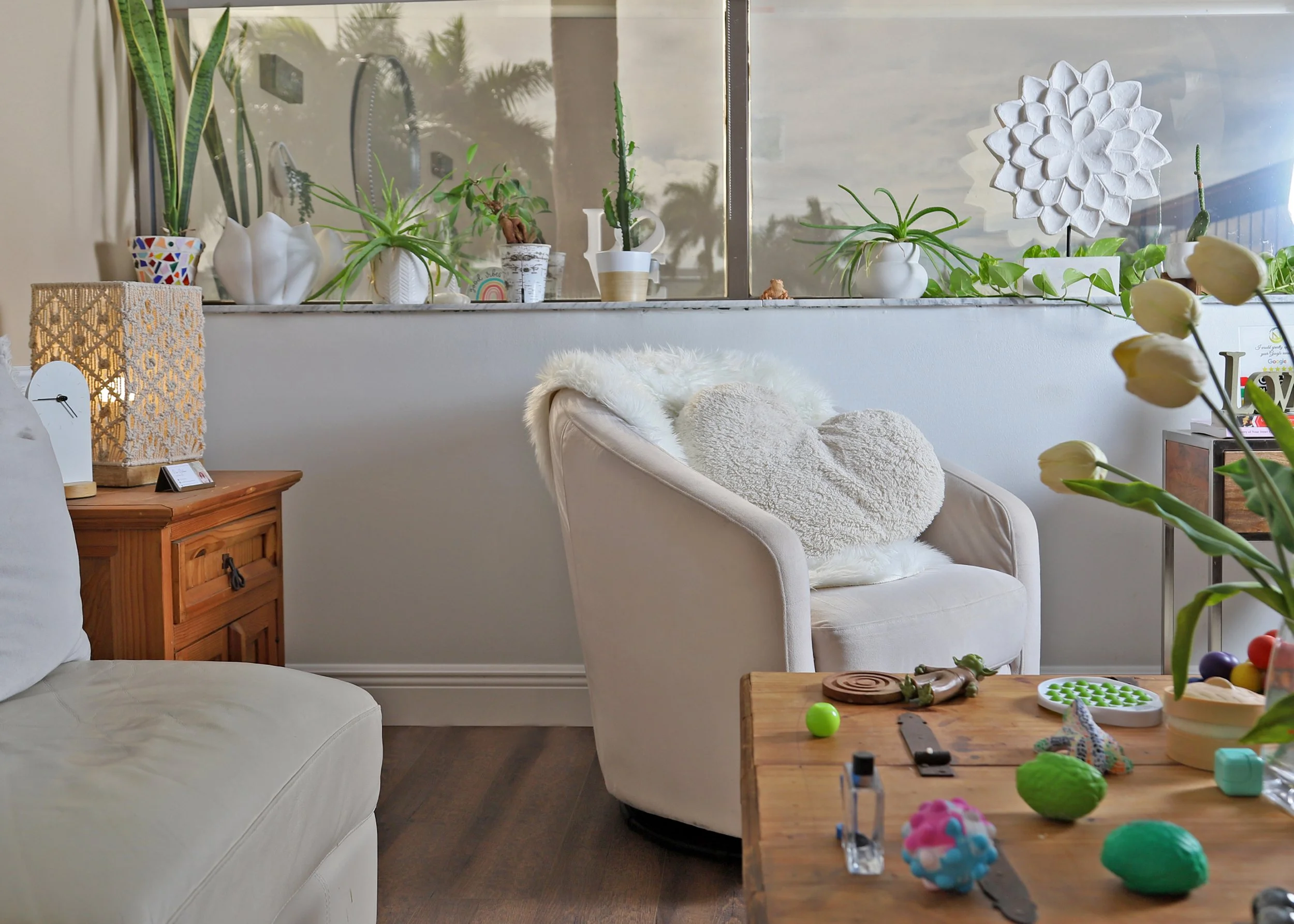 therapy-office-reduce-anxiety-sensory-tools.jpg