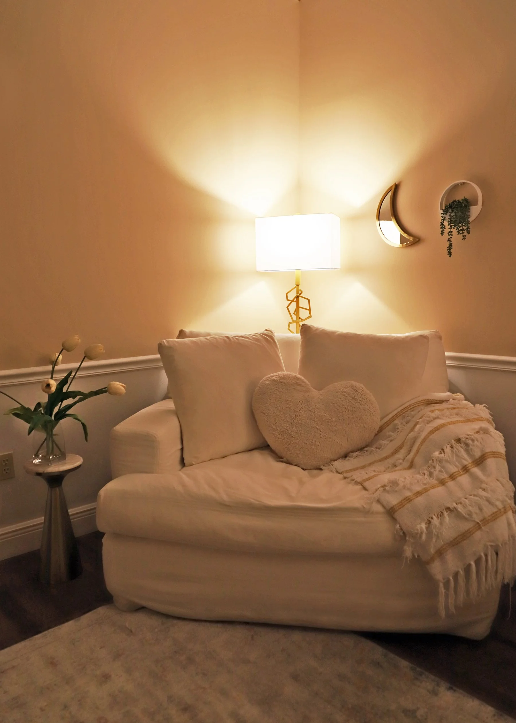 counseling-room-cozy-lighting-heart-pillow.jpg