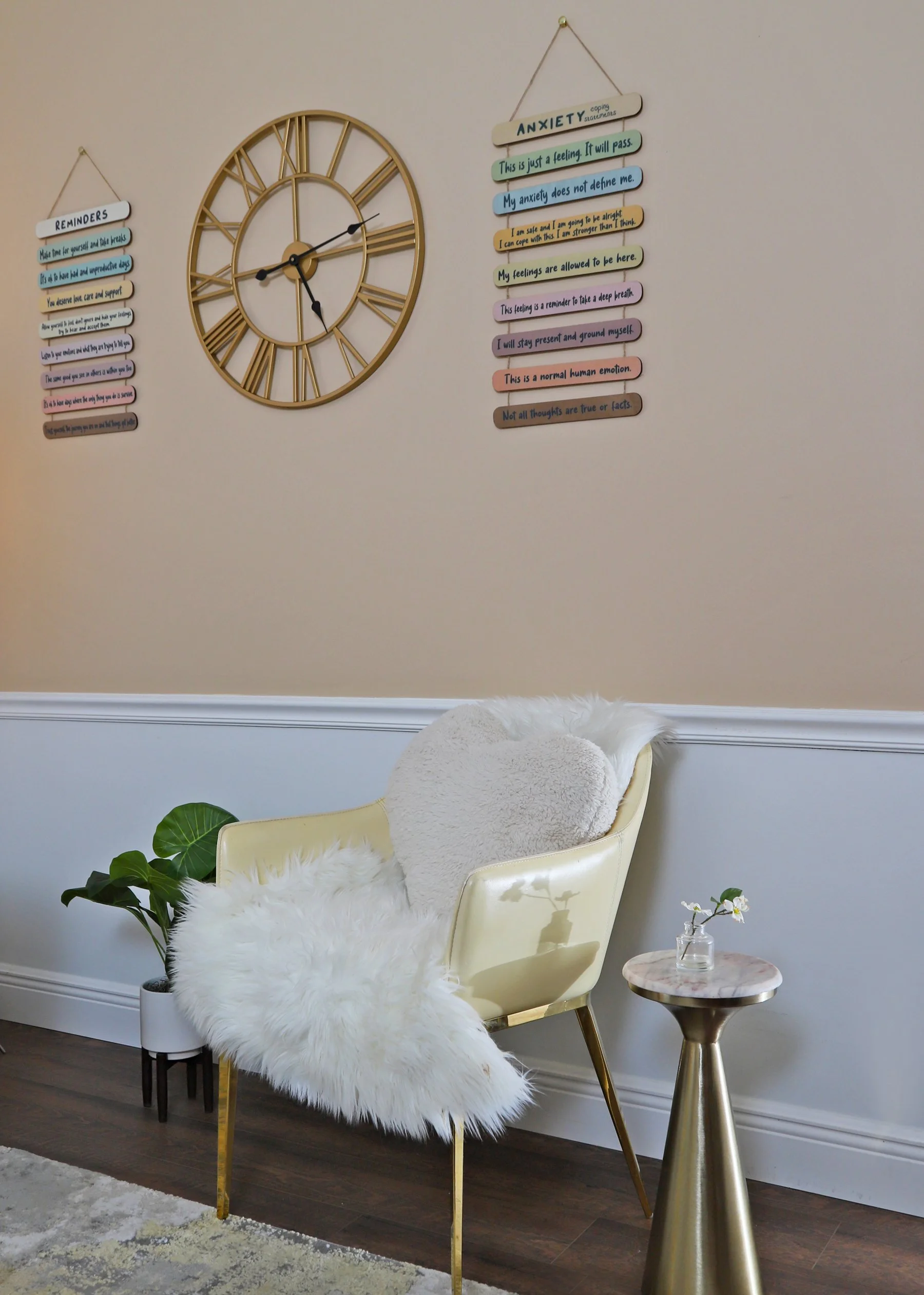 counseling-room-warm-lighting-comfort.jpg