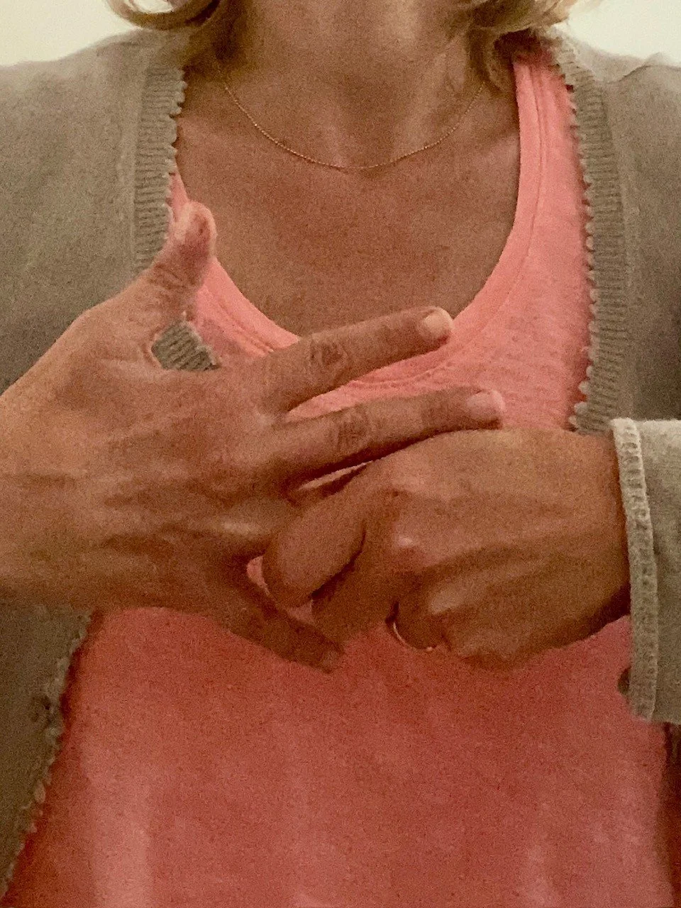 JSJ_Ringfinger_rechts.jpg