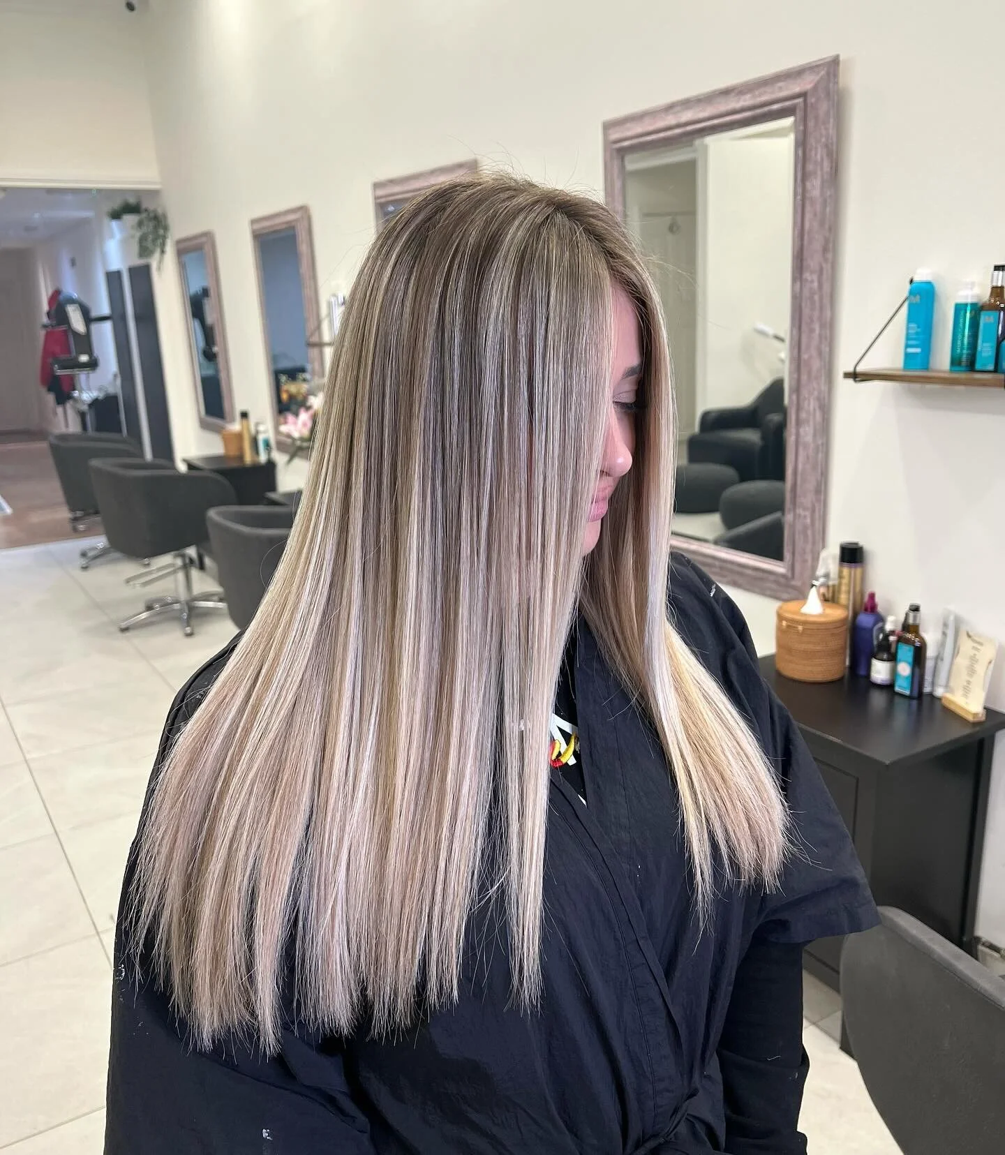 We love a BRIGHT blonde! 🤍

The perfect winter blonde is here ✨

#londonhairdresser #londonhairstylist #balayagelondon #londonbalayage #crouchend #muswellhill