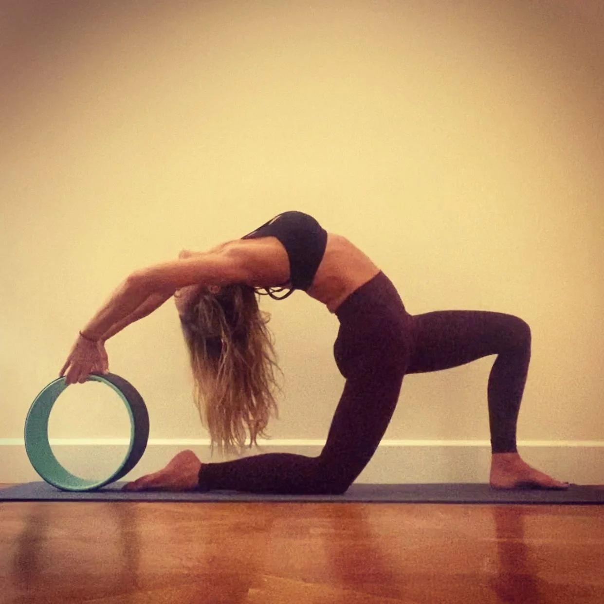 Corso Yoga Wheel con ARIANE RAVAZZI