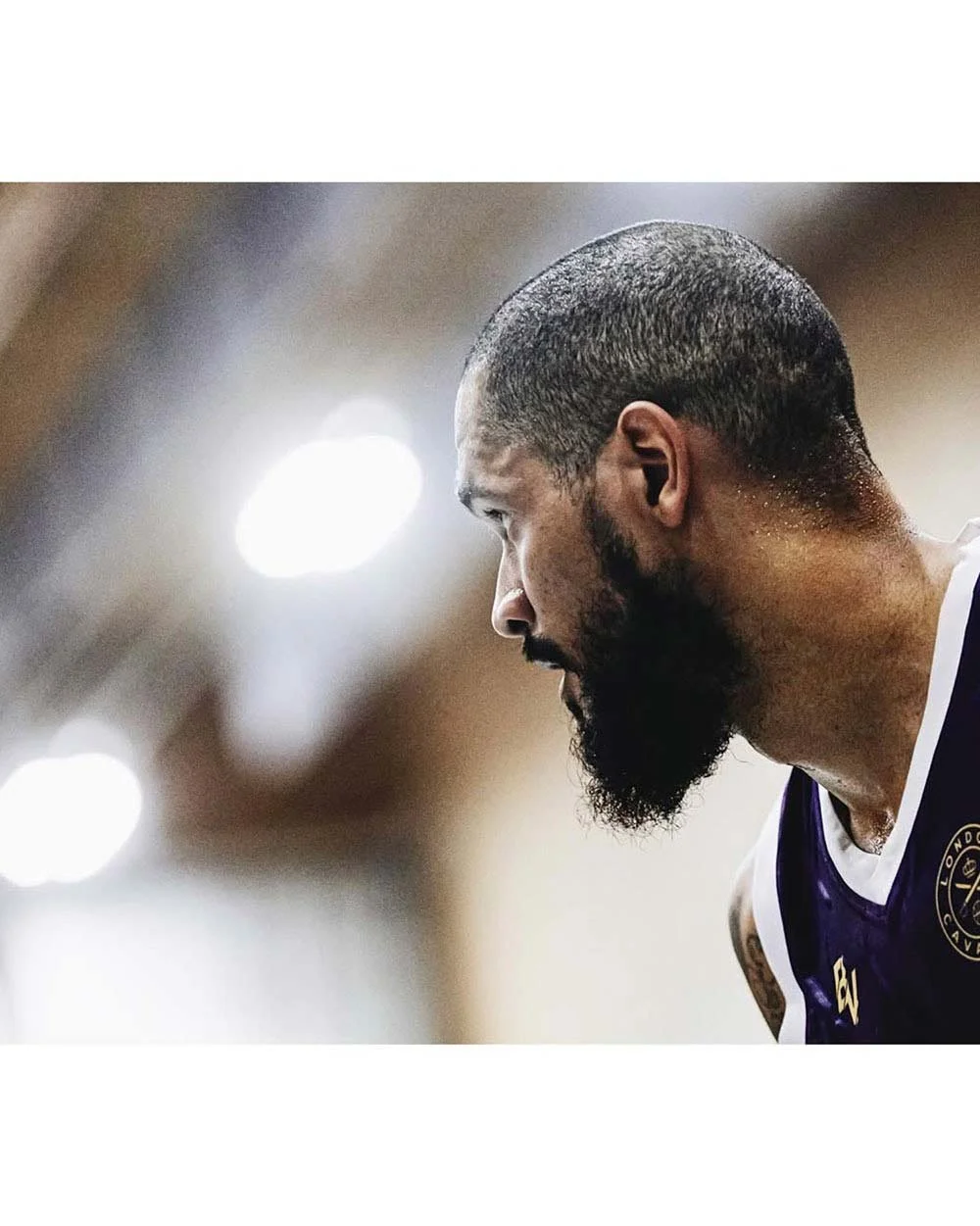 basketball-player-with-beard-in-game.jpg