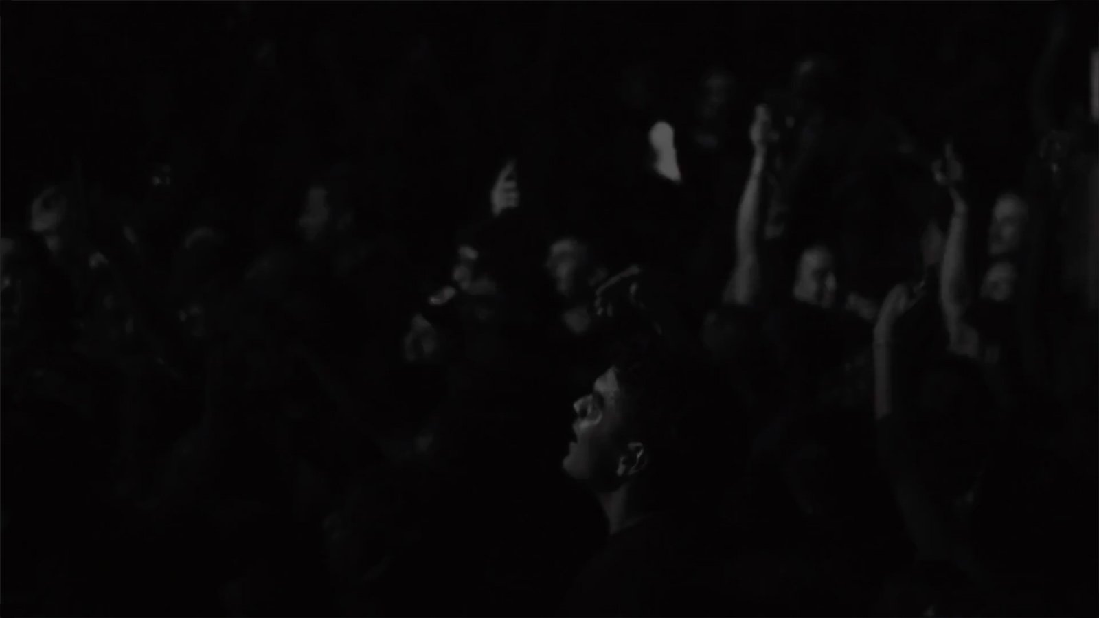 audience-watching-jumping-up.jpg