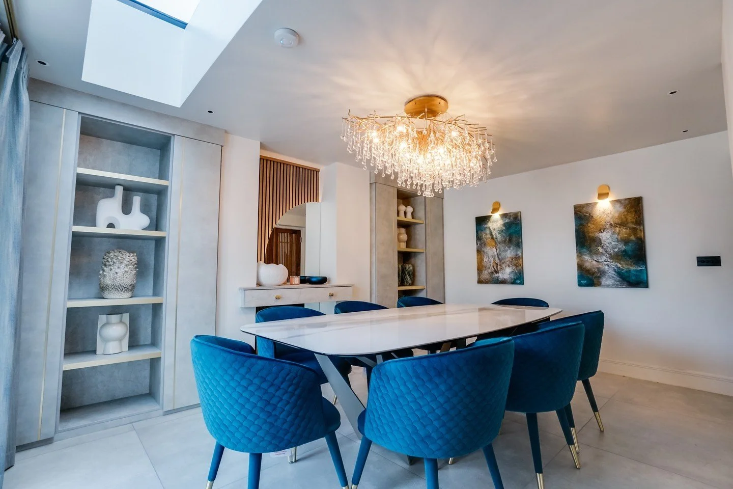 Check out this transformation! We took two alcoves in a dining room and turned them into stunning, functional spaces that add elegance and practicality. 

With custom shelving, beautiful finishes, and thoughtful design, these alcoves are now perfect 
