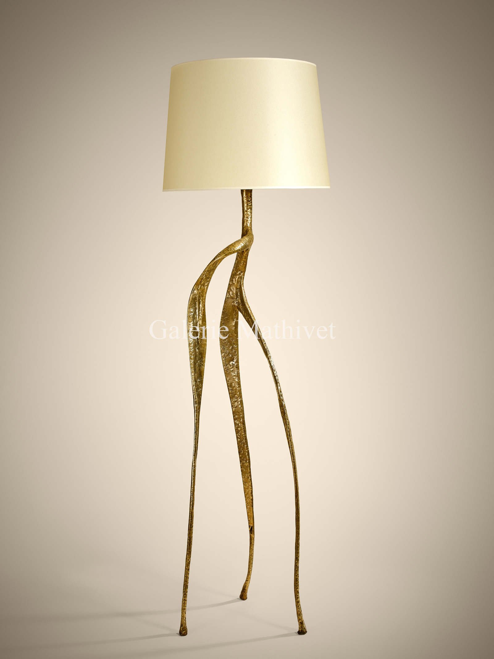 Evennou-lampadaire-liane_1600_c.jpeg