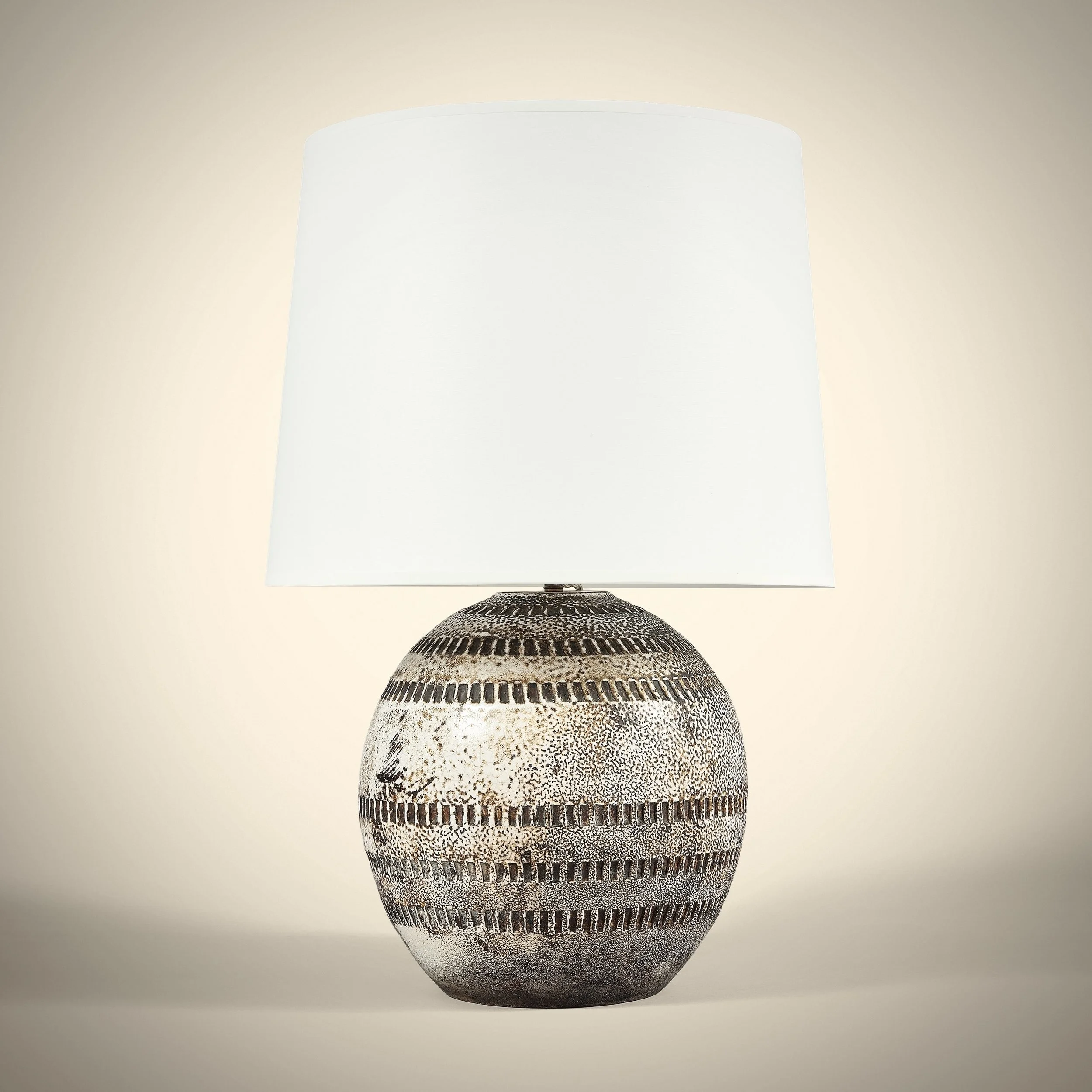 Besnard lampe scarifiée.jpg