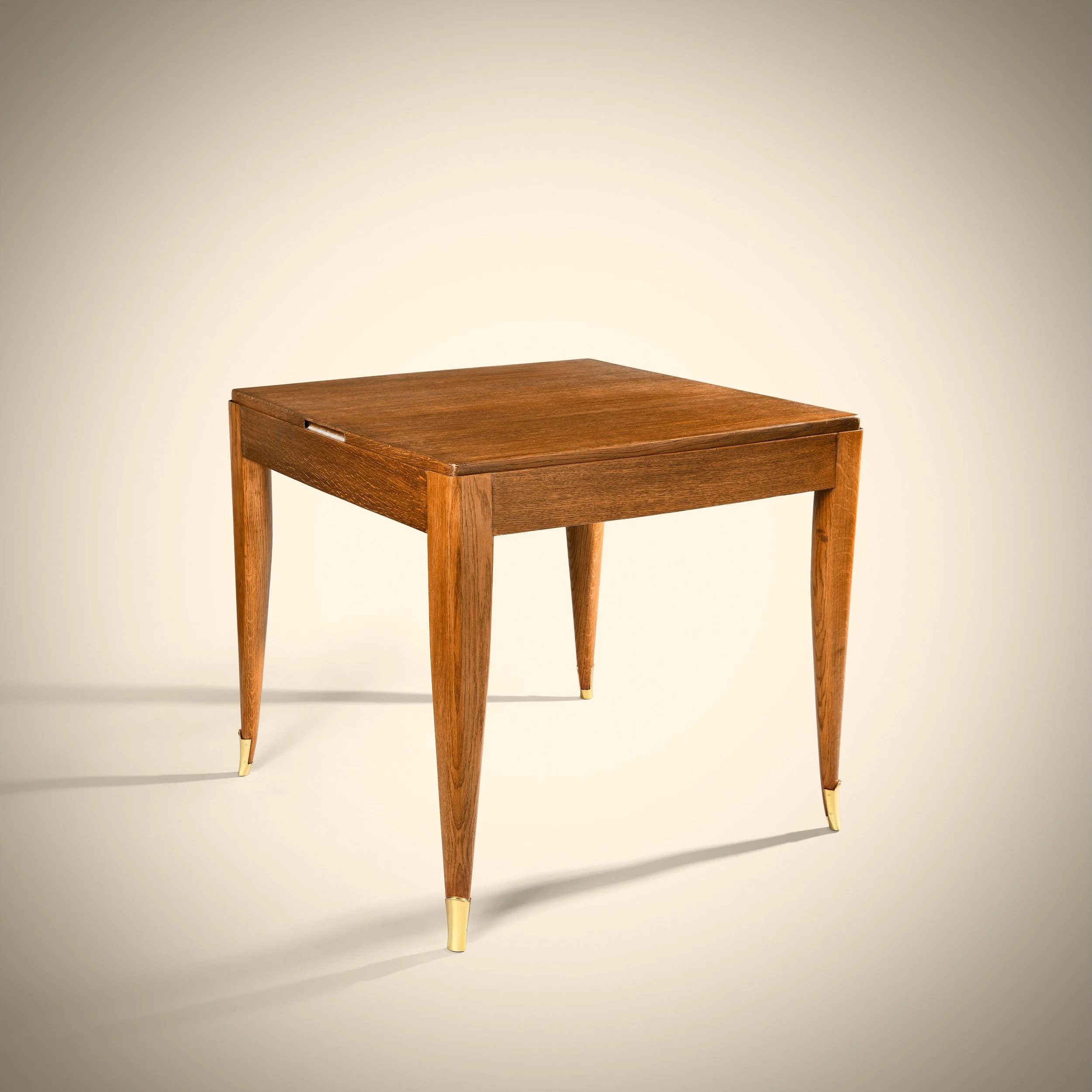 Ruhlmann table jeux chene.jpg