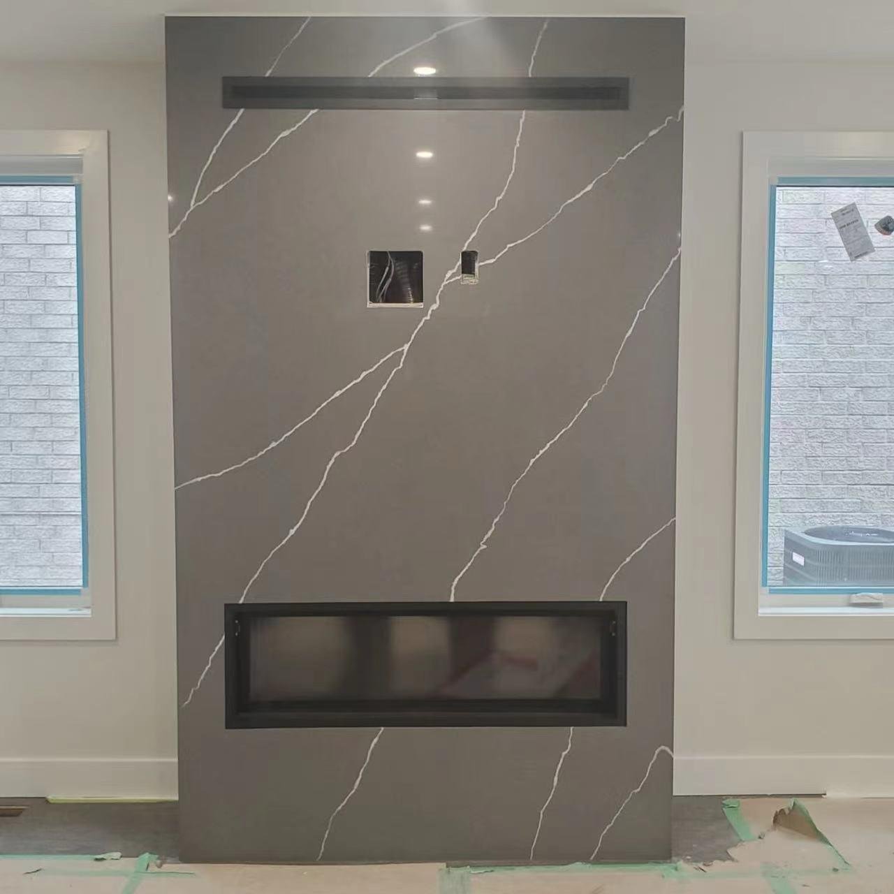 Modern Fireplace with Seamless quartz