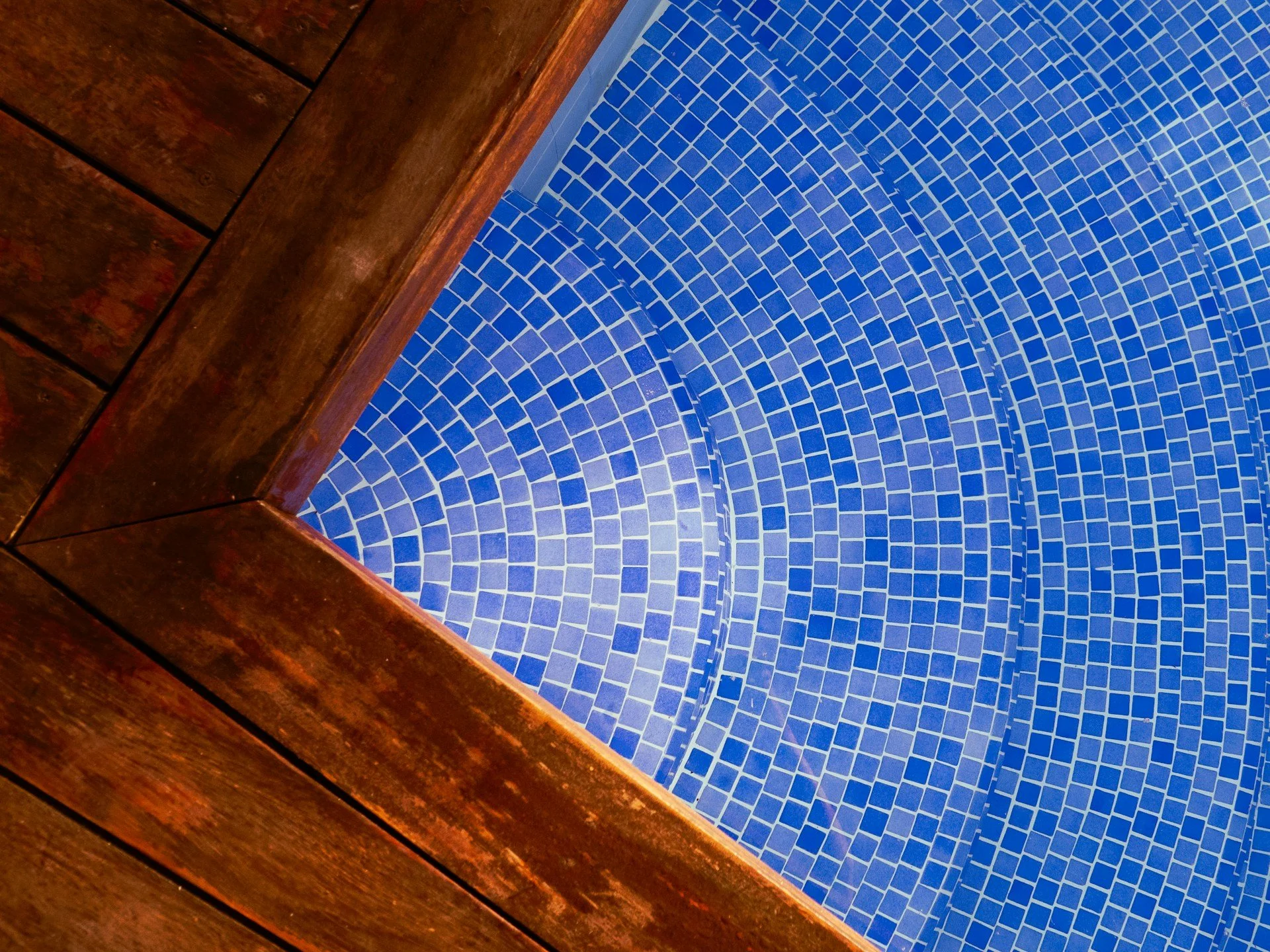 Best Practices for Repairing Pool Tiles