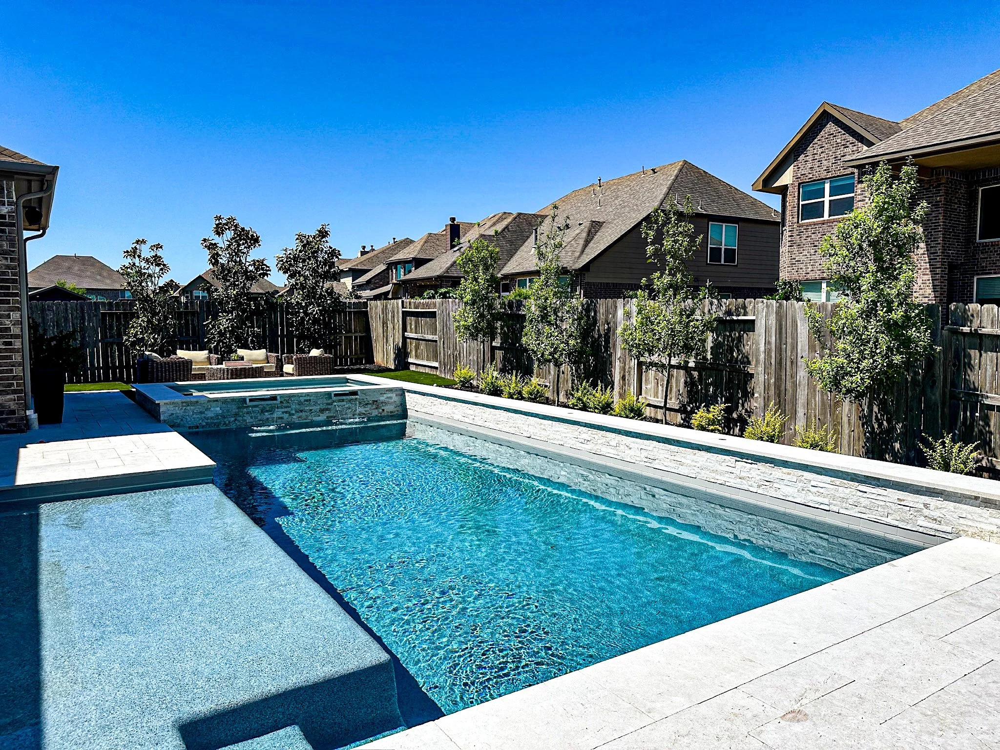 Pool Spa with Sunshelf