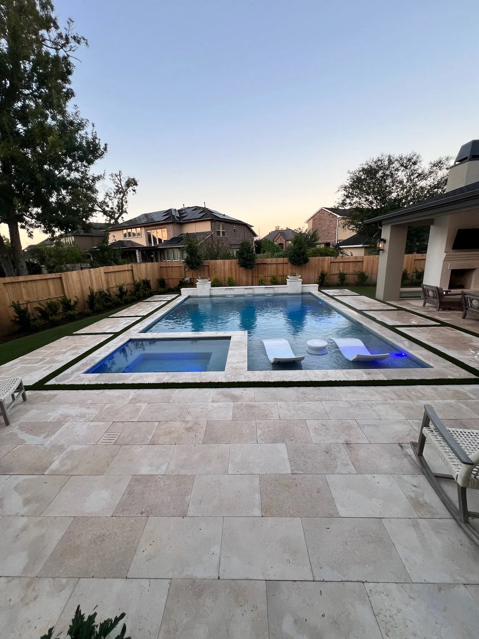 Pool spa with pavers