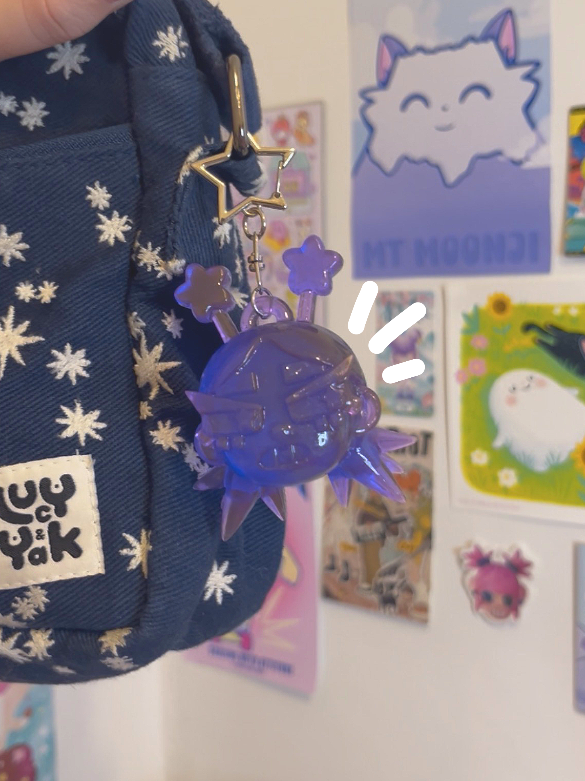 ROXY ALIEN KEYCHAIN -TRANSLUCENT PURPLE