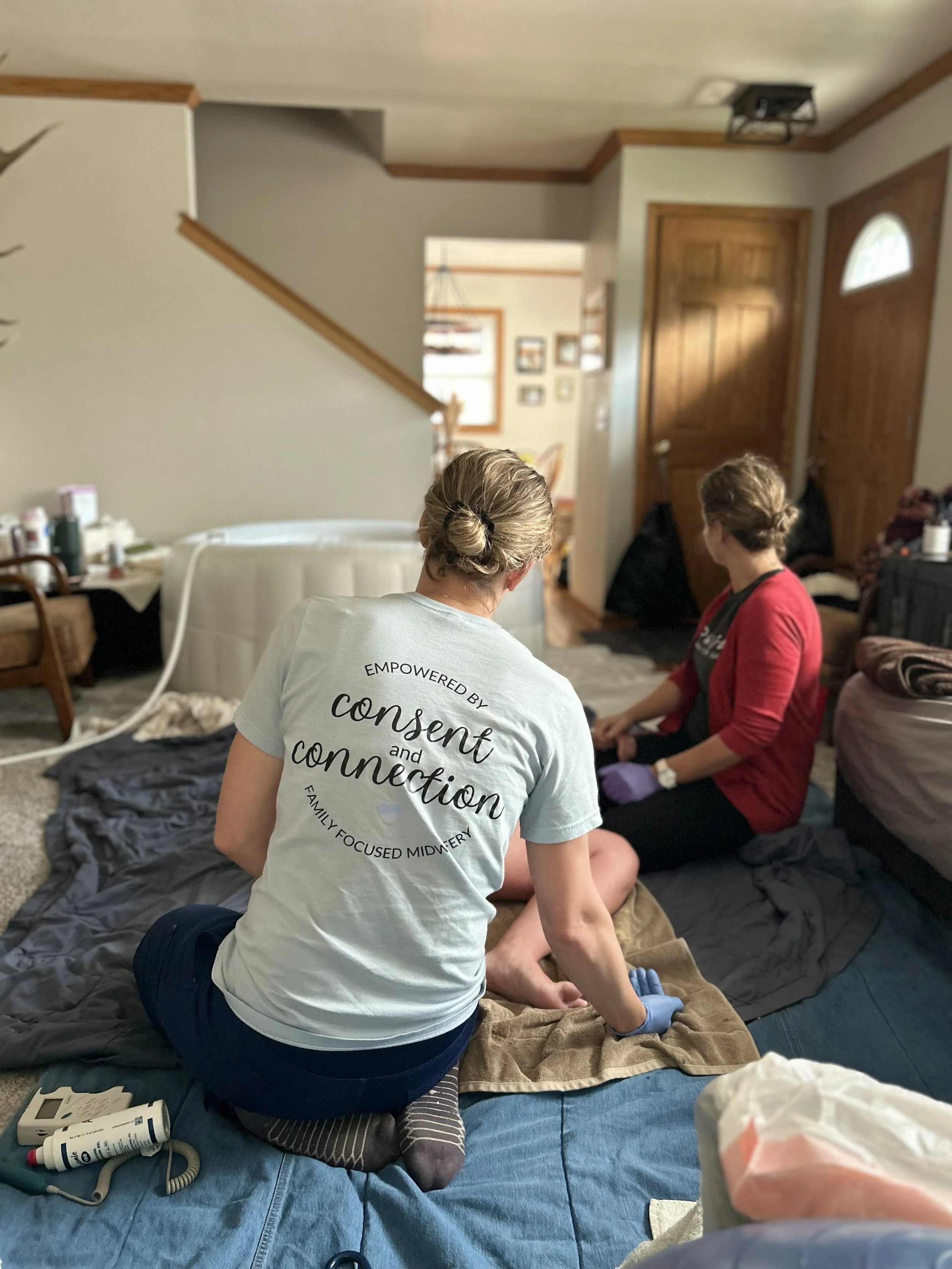 Certified Nurse Midwife and doula during home birth in Milwaukee.