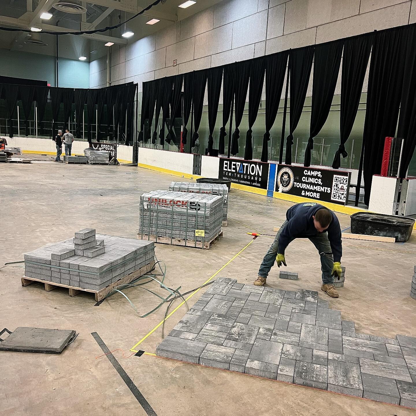 Who&rsquo;s ready to check out the @capitalregionflowergardenexpo this weekend?! 

The team has been working hard on the paver pathways, sitting walls, and fire pit!

Stay tuned for the final look with @dirtanddecordesigns &amp; @empirewatergardens ?