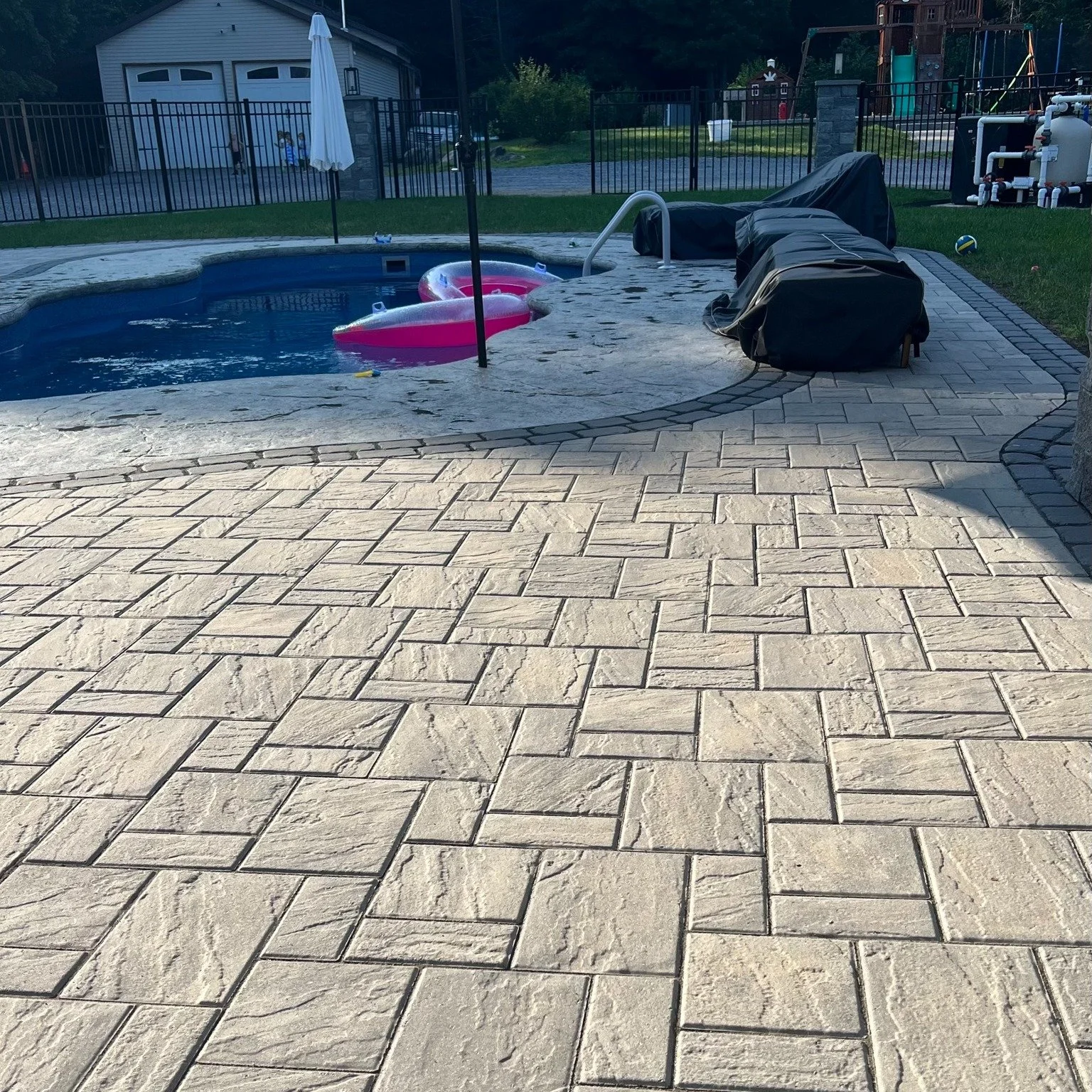 Spring is finally here&hellip; even if it doesn&rsquo;t quite feel like it yet ☀️

Now&rsquo;s the perfect time to start bringing your yard back to life and get it looking its best for the season ahead!

We&rsquo;ve got you covered with:
✔️ Weekly la