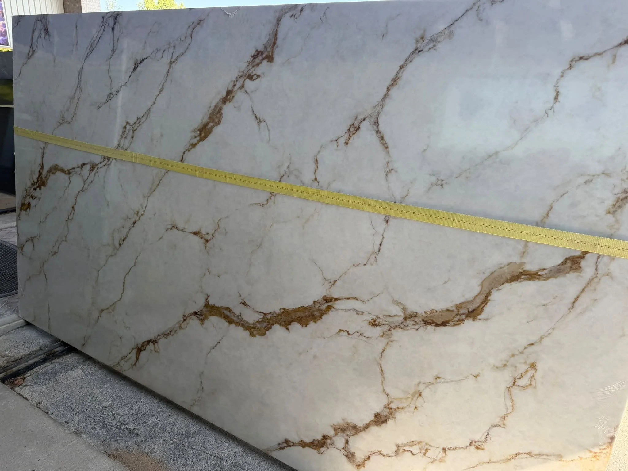 quartz slab.jpg