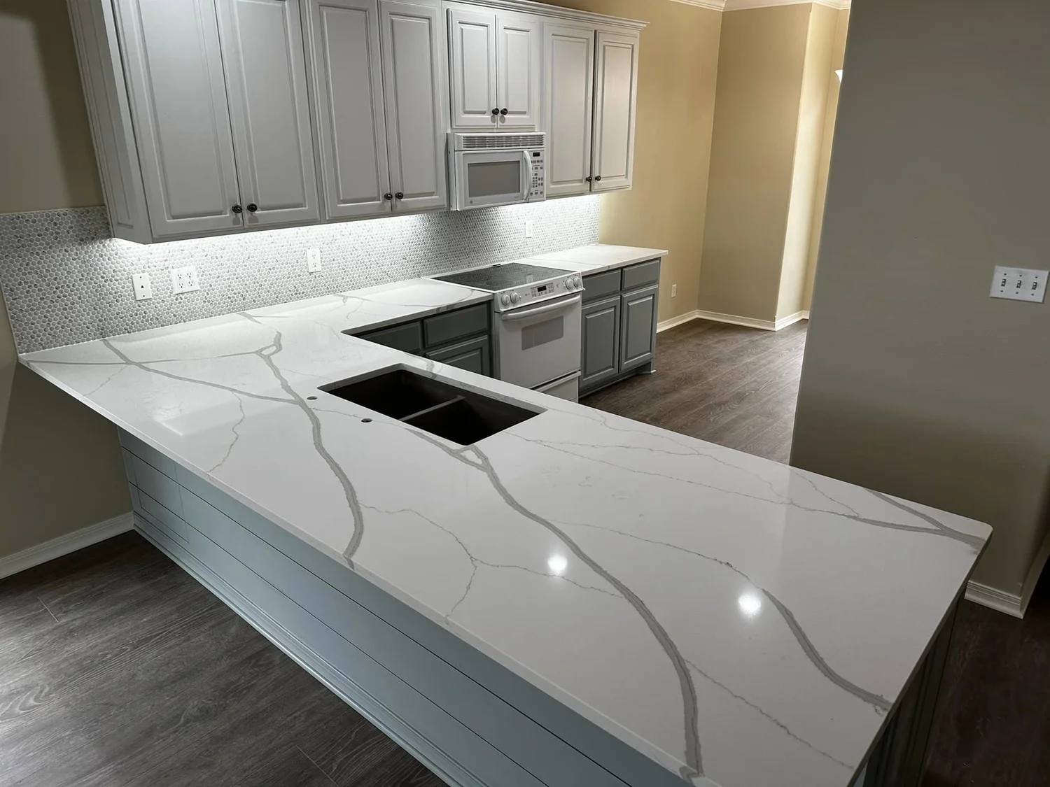 Quartz slab surface