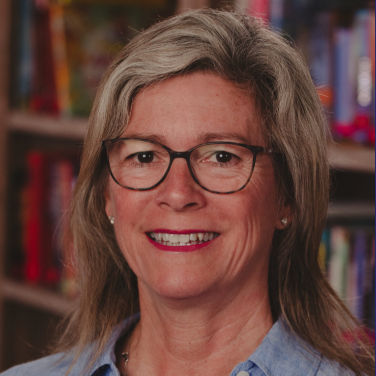 Headshot of Elizabeth Remington.
