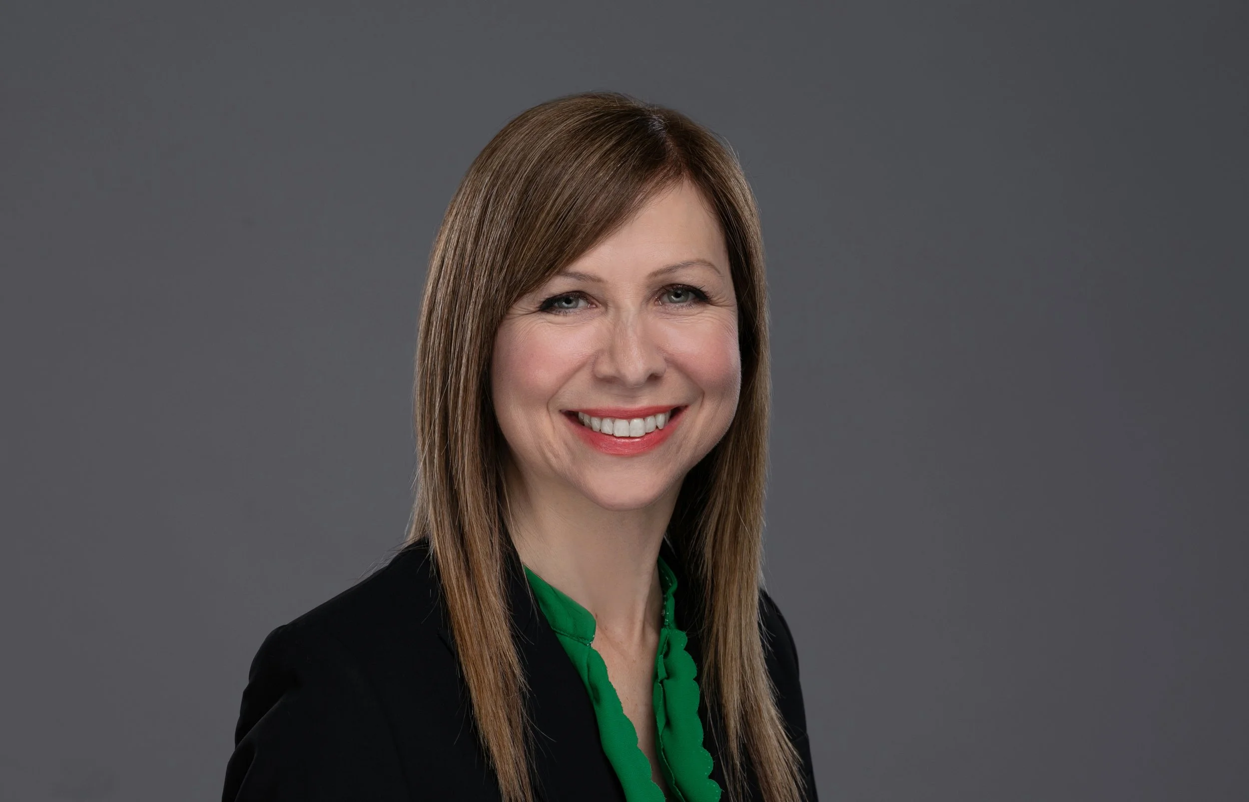 Headshot of Arianne Weldon.