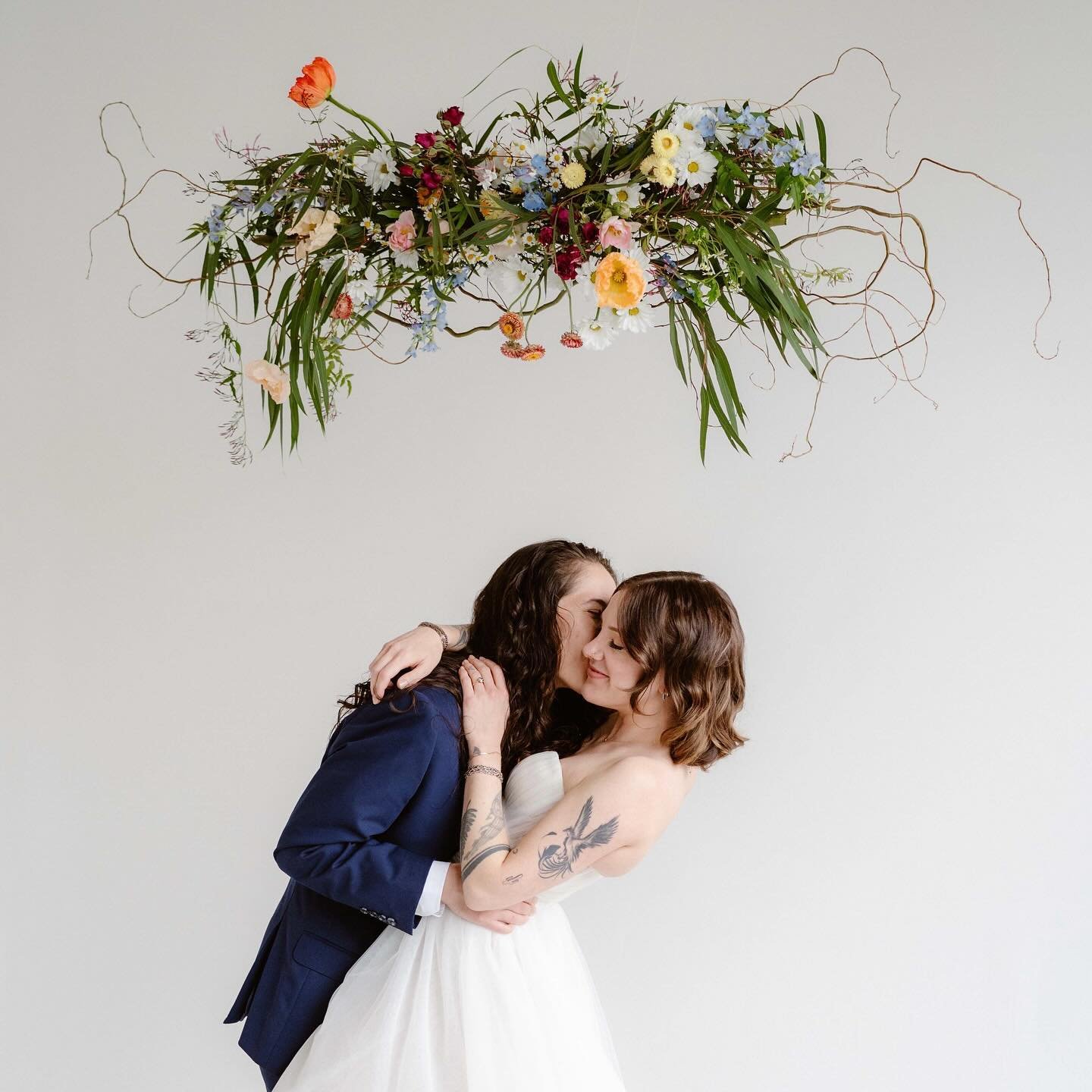 Whimsical spring inspired designs for this styled shoot last week ✨

Floral installation made using just chicken wire and twigs. Featuring local blooms from @coloradoflowercollective of course! Sustainable and unique floral designs are in!! Let&rsquo