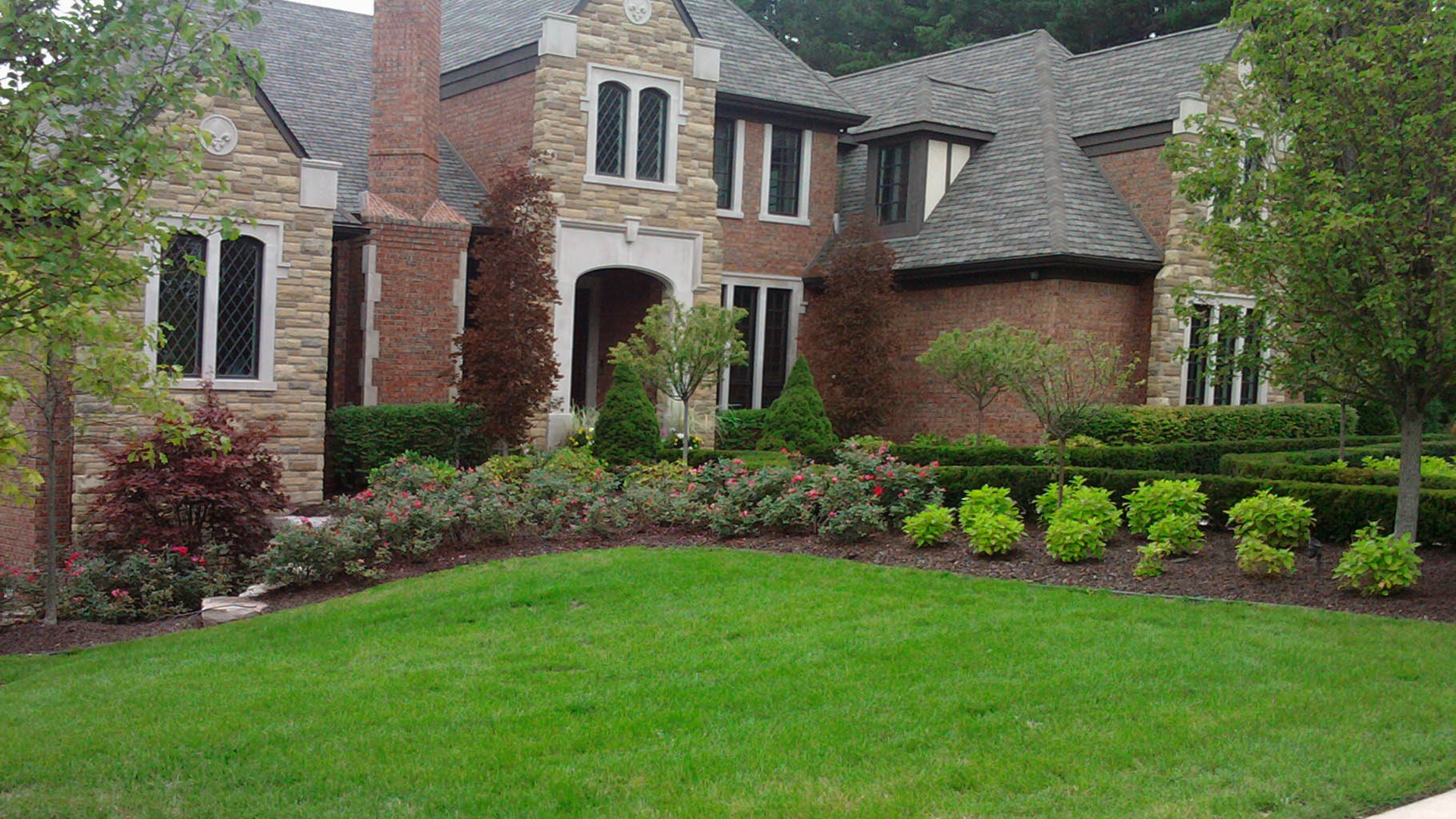 Improve Your Landscaping in the Farmington Hills and Bloomfield, MI, Area with an Irrigation System.png