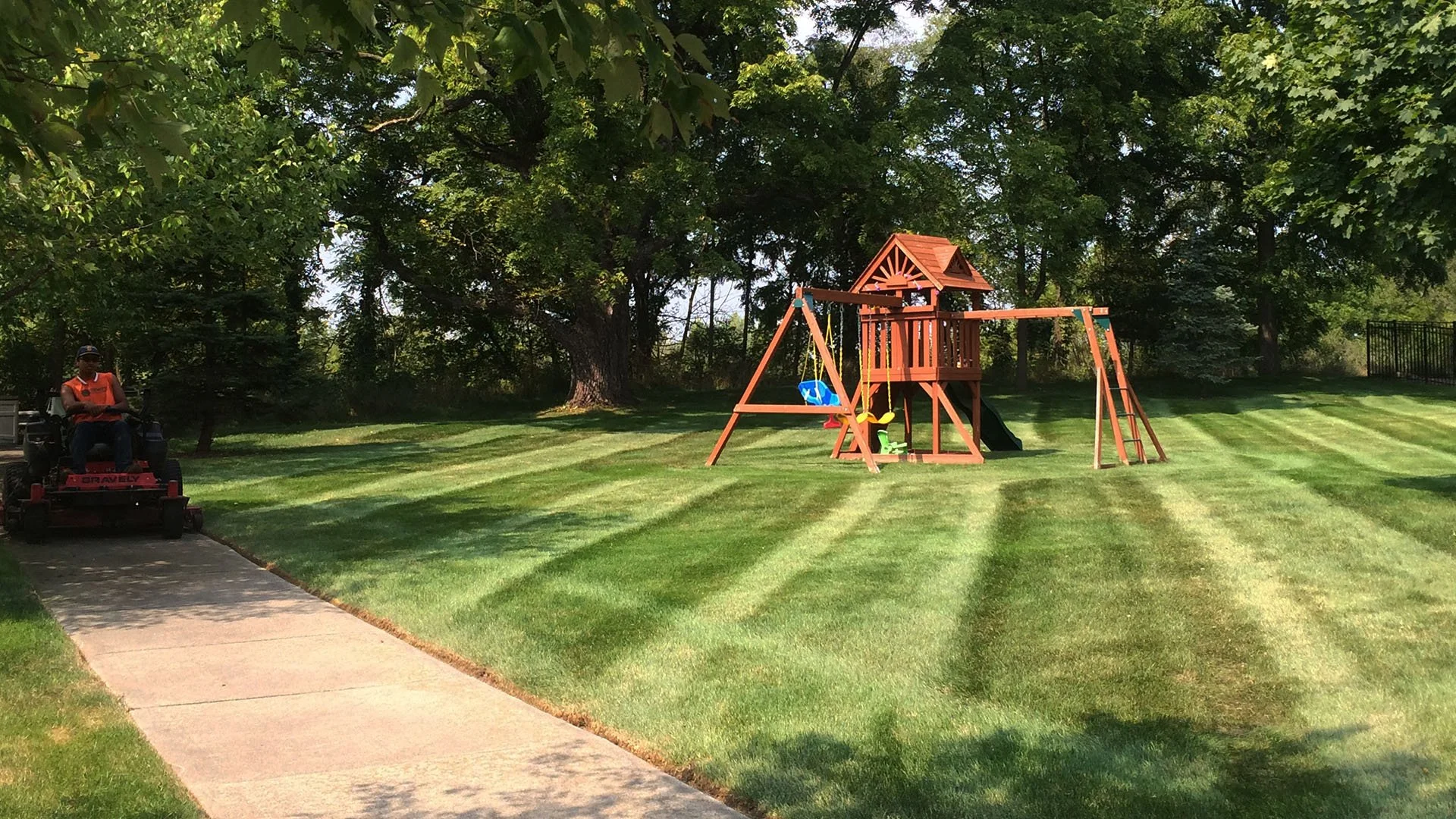 lawn fertilization (near me)