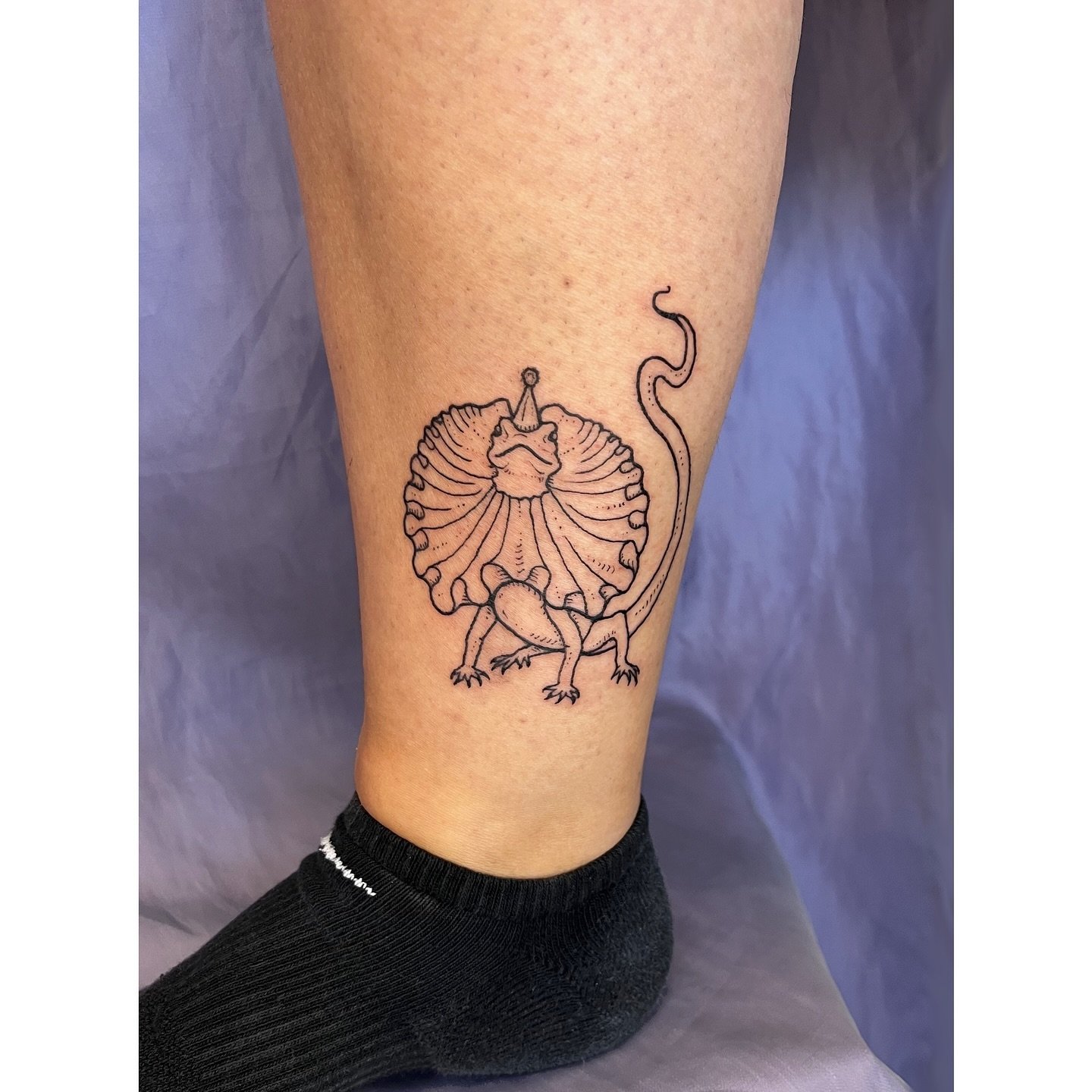 🤡Frilled lizard clowning around from my flash🤡
Thanks so much for your trust Liz!🦎
Books are open~ posting new flash tomorrow!
.
.
.
.
.
.
.
.
.
.
.
.
.
.
.
.
.
.
.
.
.
.
.
.
.
.
.
.
.
.
.
.
.
.
#lizardtattoo #lizard #animaltattoo #clowntattoo #fr