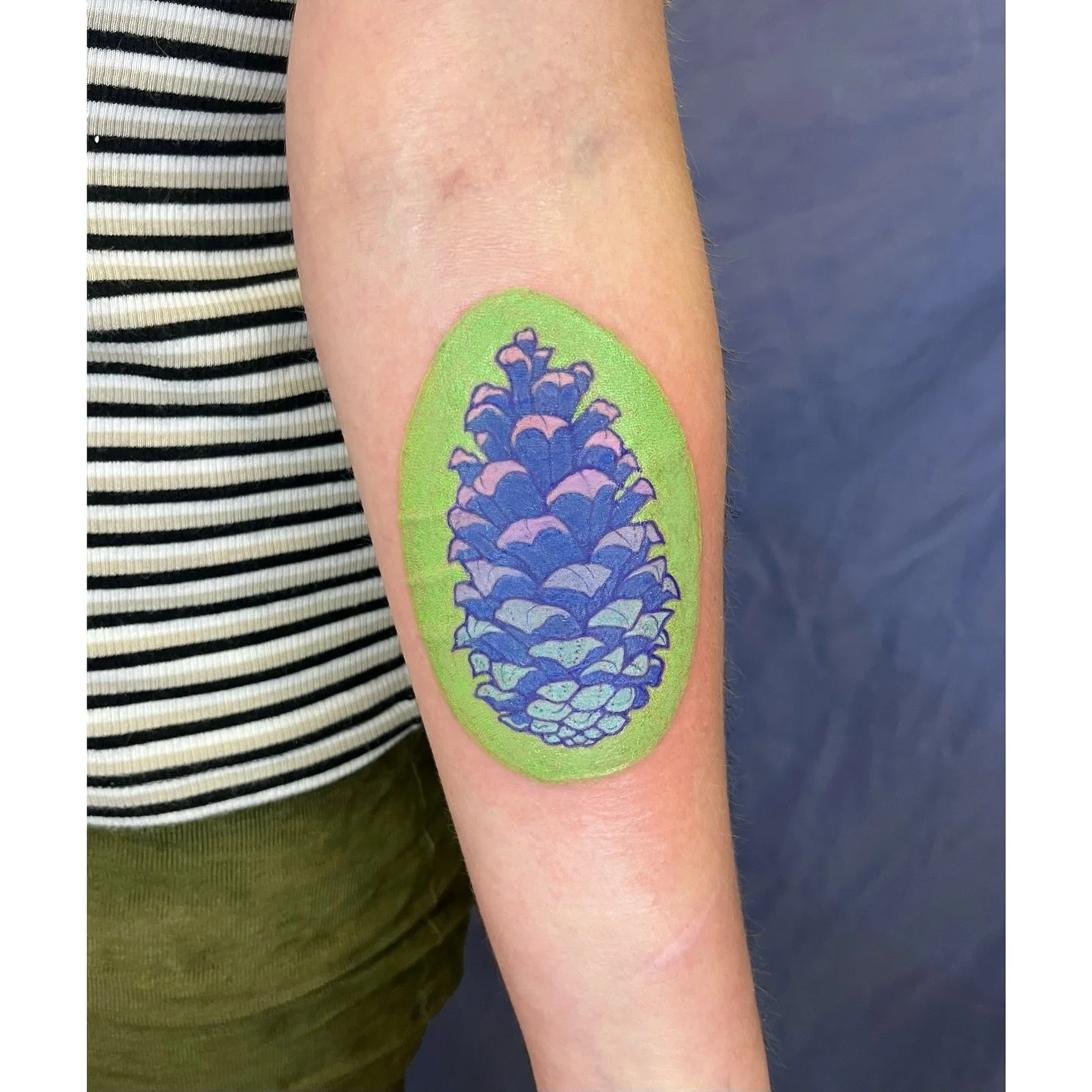 🌲Pinecone from my flash🌲
Thanks for coming in again Alex it was great seeing you 🌱
Books are open~ link in bio
Guest spot in NYC 10/9-10/11
.
.
.
.
.
.
.
.
.
.
.
.
.
.
.
.
.
.
.
.
.
.
#colortattoo #pinecone #pineconetattoo #naturetattoo #botanical
