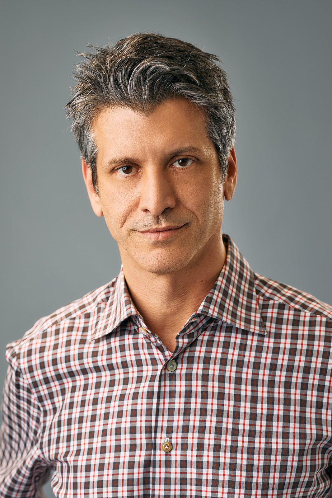 101123 Google Headshots_18204_Dan Siegler_retouched_websize.jpg