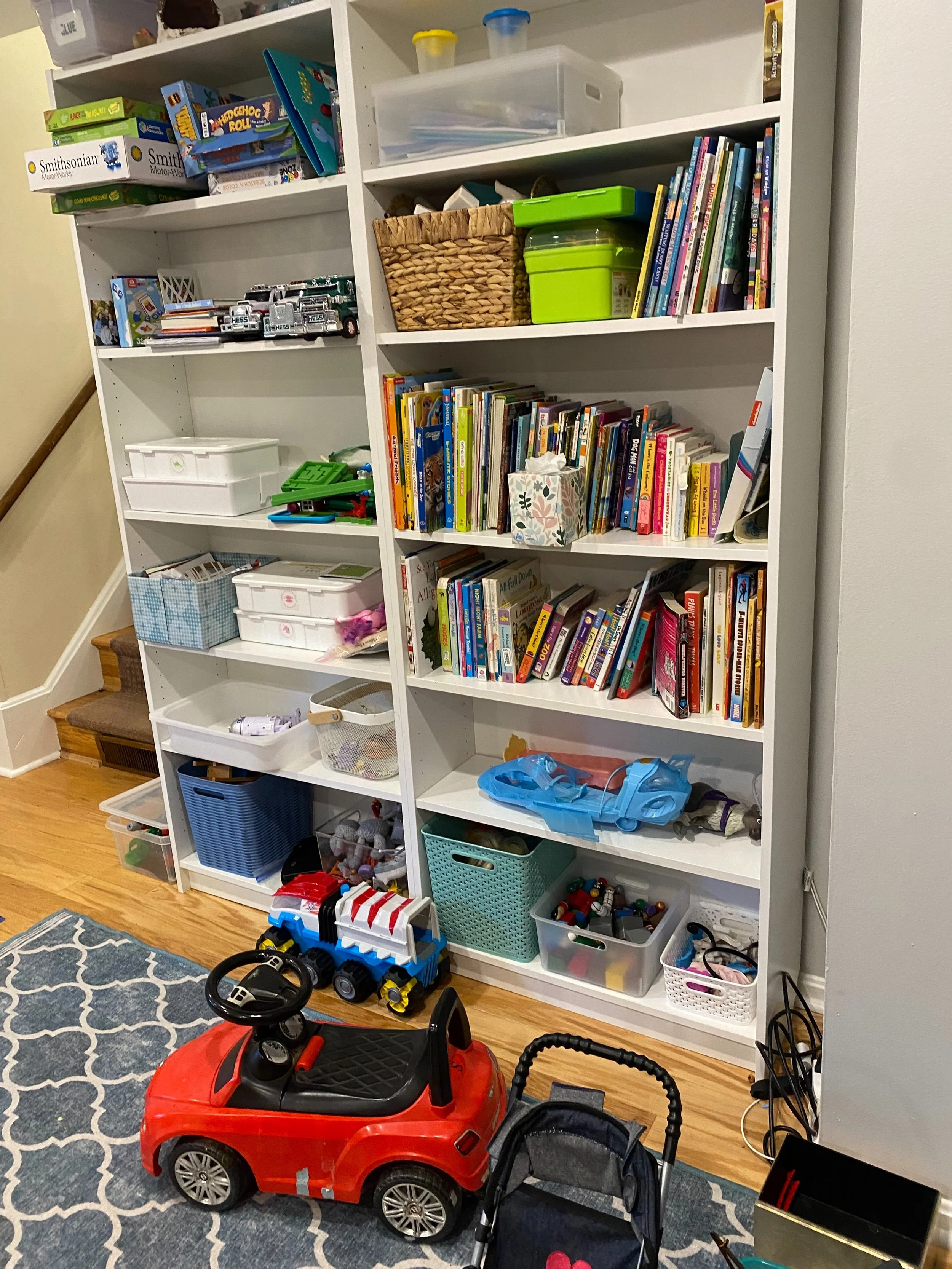 ✨ BEFORE ➡️ AFTER ✨

A playroom can hold a lot of toys without feeling cluttered! 🧸🚗📚

For this space, I decluttered, grouped like items together, and created easy-to-maintain homes for toys, books, games, and art supplies. The result? A calmer, m