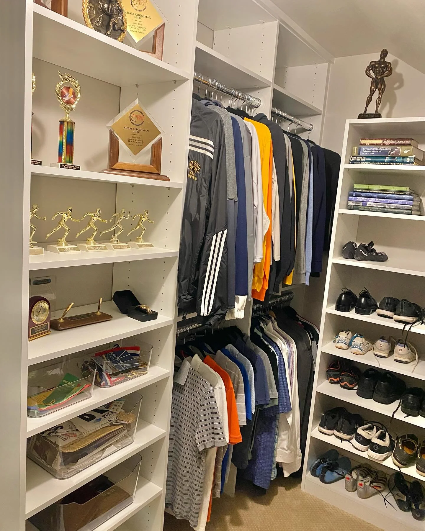 When your husband has no clothes, his closet gets designated to his glory years

#organizinginspo #organizationinspiration #organization #organzedhome