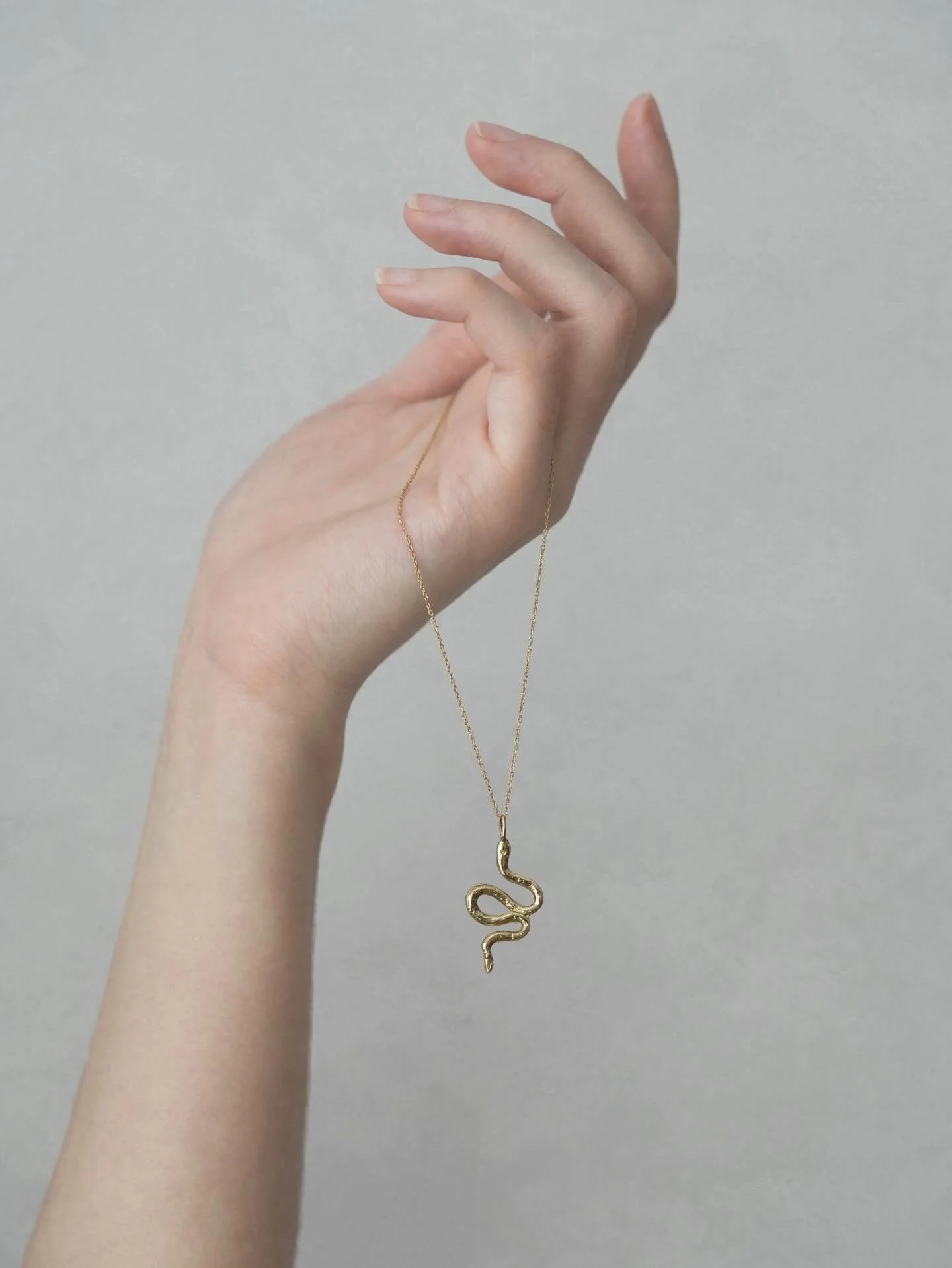 &Ccedil;a fait presque deux mois que j&rsquo;attends ce moment&hellip; vous dire &agrave; quel point je suis excit&eacute;e, &eacute;mue et remplie de joie de vous pr&eacute;senter M&eacute;lusine 🐍

Mais d&rsquo;abord, laissez-moi vous parler de la