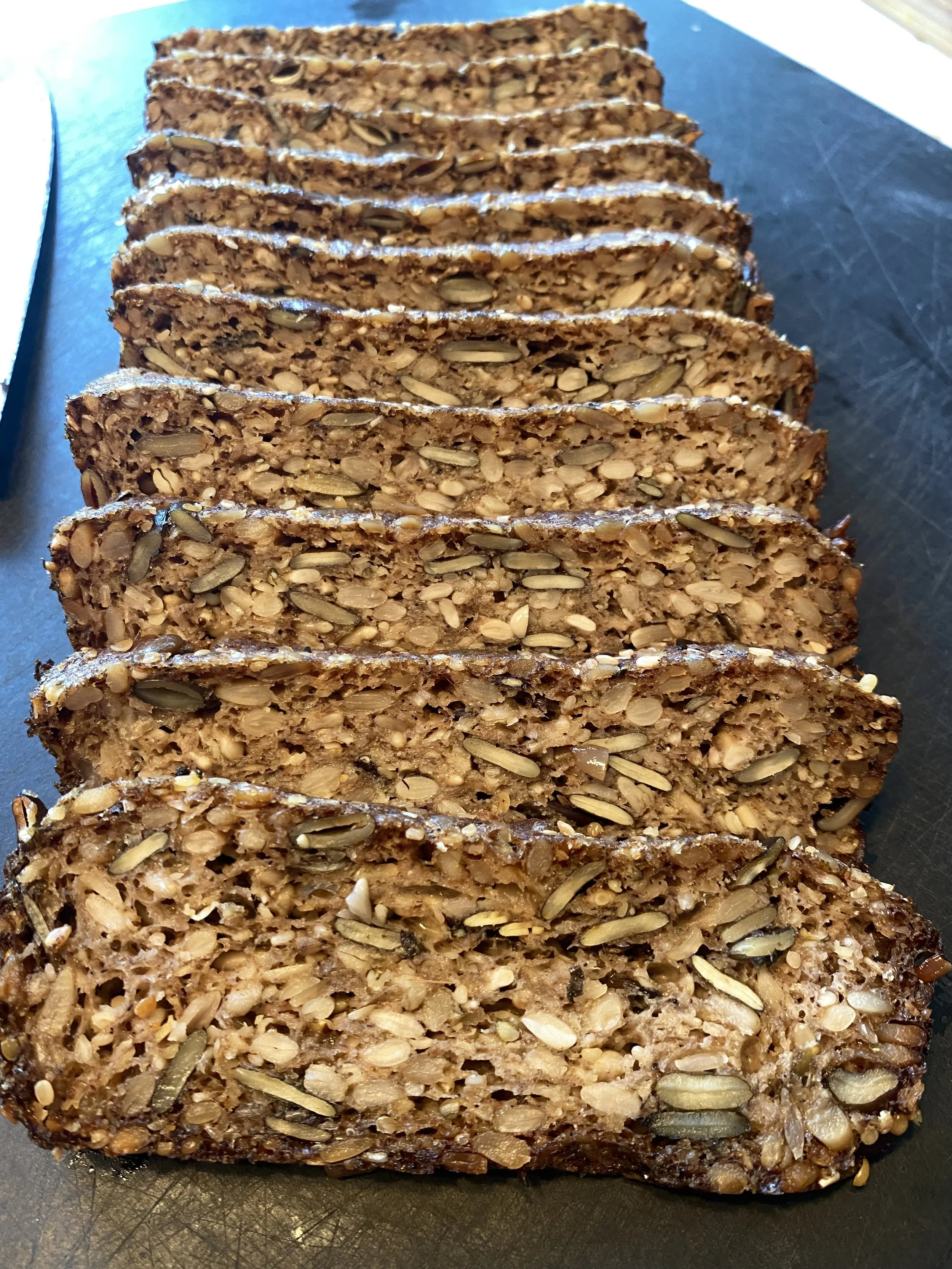 Pain aux graines.JPG