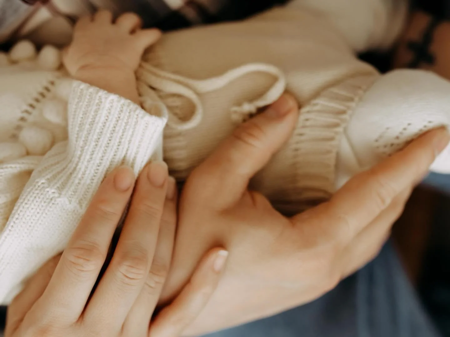 Tiny fingers wrapped around yours. Sleepy stretches. The softest little sighs. 🤍

The newborn season is a blur of long nights, early mornings, and soaking in a love that somehow feels both brand new and timeless all at once.

These first days are fl
