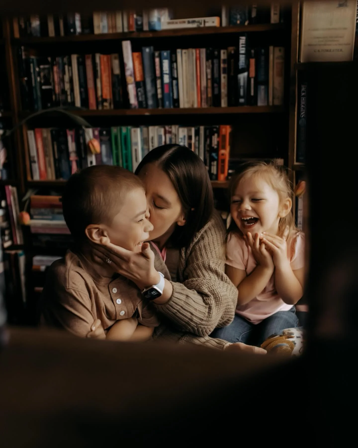 There&rsquo;s something so simple and beautiful about motherhood in the quiet moments 🤍

Not the big milestones or perfectly planned days&mdash;but sitting close together, little hands turning pages, tiny voices asking questions, and getting lost in