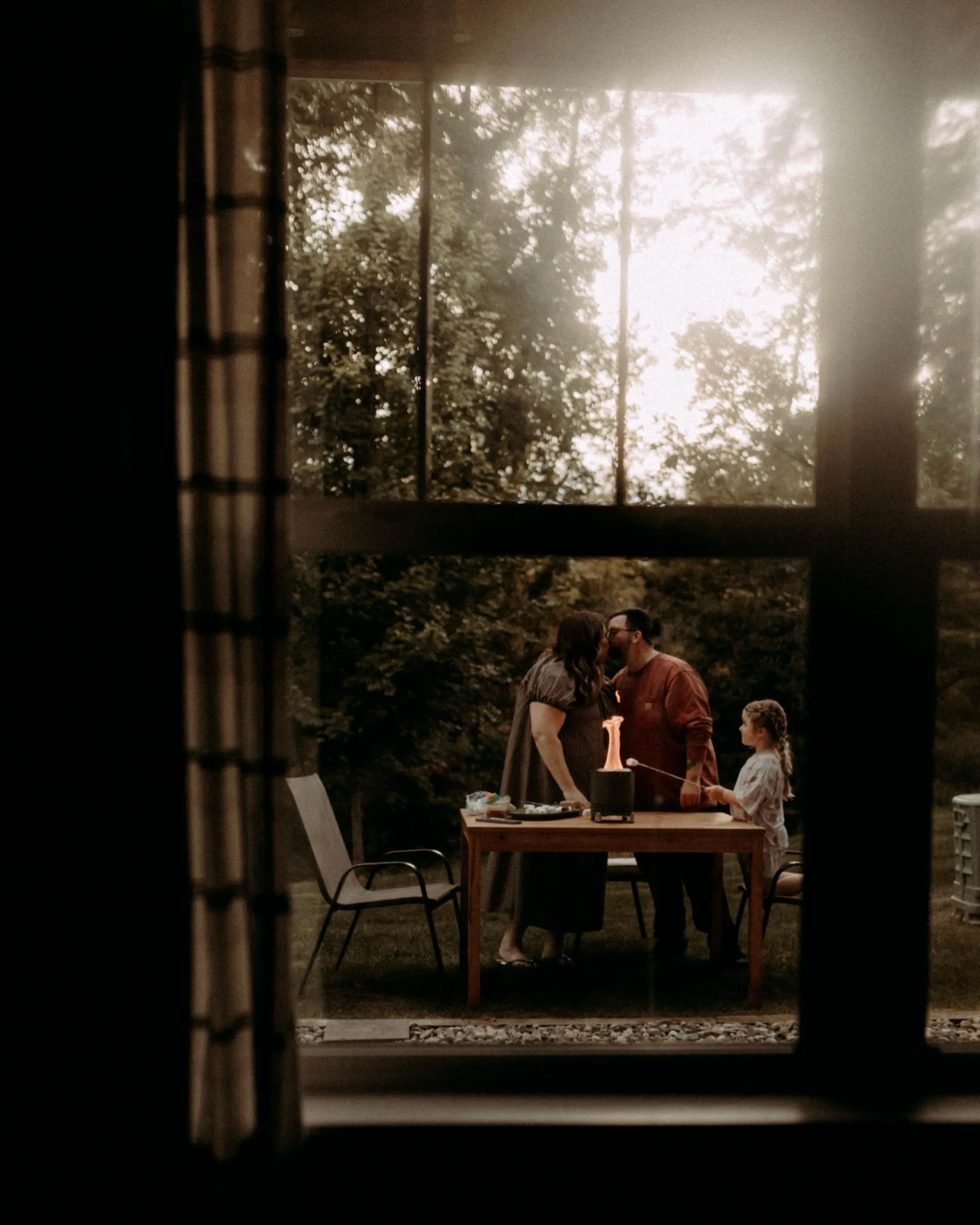 A glimpse into a night well spent with your family. 

This is the heart of documentary sessions. It should feel like a little fly on the wall just happened to witness the beauty of the everyday special things. ✨ Your story will look different. And th