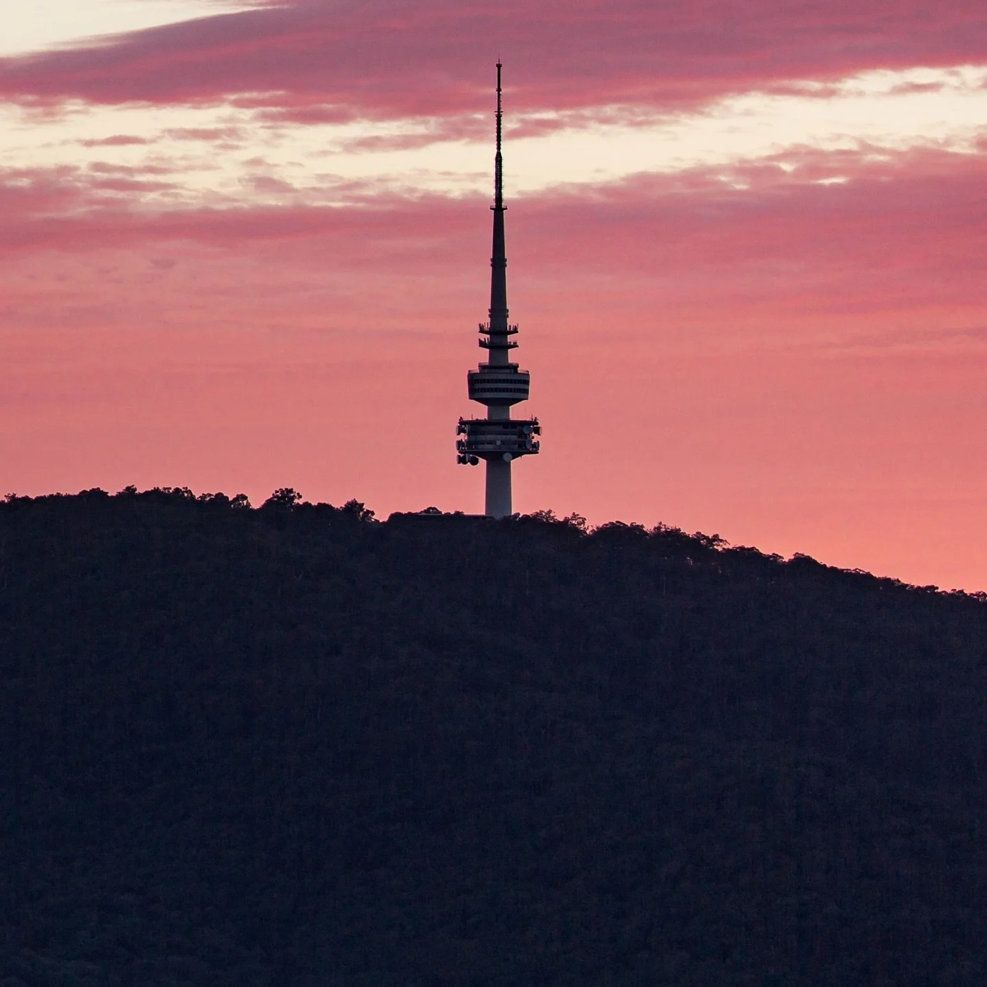 Witness the breathtaking beauty of the Telstra Tower against a stunning sunset backdrop. This iconic view is just one of the many scenic wonders you can enjoy in South Jerrabomberra. Embrace the serene and picturesque lifestyle at Blossom Grove.