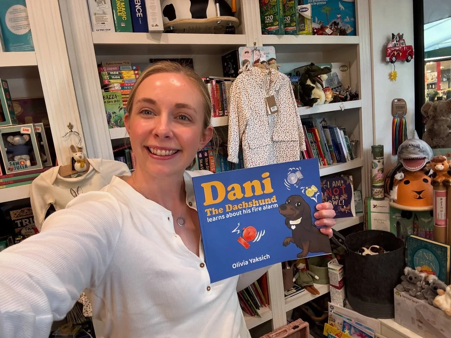 Popped into @newfarmeditions to see Dani on the shelves! A very loved gift store in Merthyr Village New Farm ๐ 
Pop in or order your copy of Dan the Dachshund via www.livwellshop.com.au 
Shipping Aus wide ๐ฎ