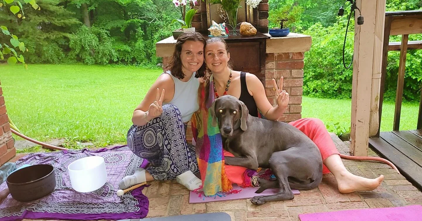 🦋 backyard yoga with @indys_yoga 🦋

I was honored to sing and play singing bowls while Indre led a peaceful yin class in her backyard in beautiful Brown County 🍂 

Our next backyard yoga will be on Friday, June 14th 🌀✨🙏 feel free to message me i