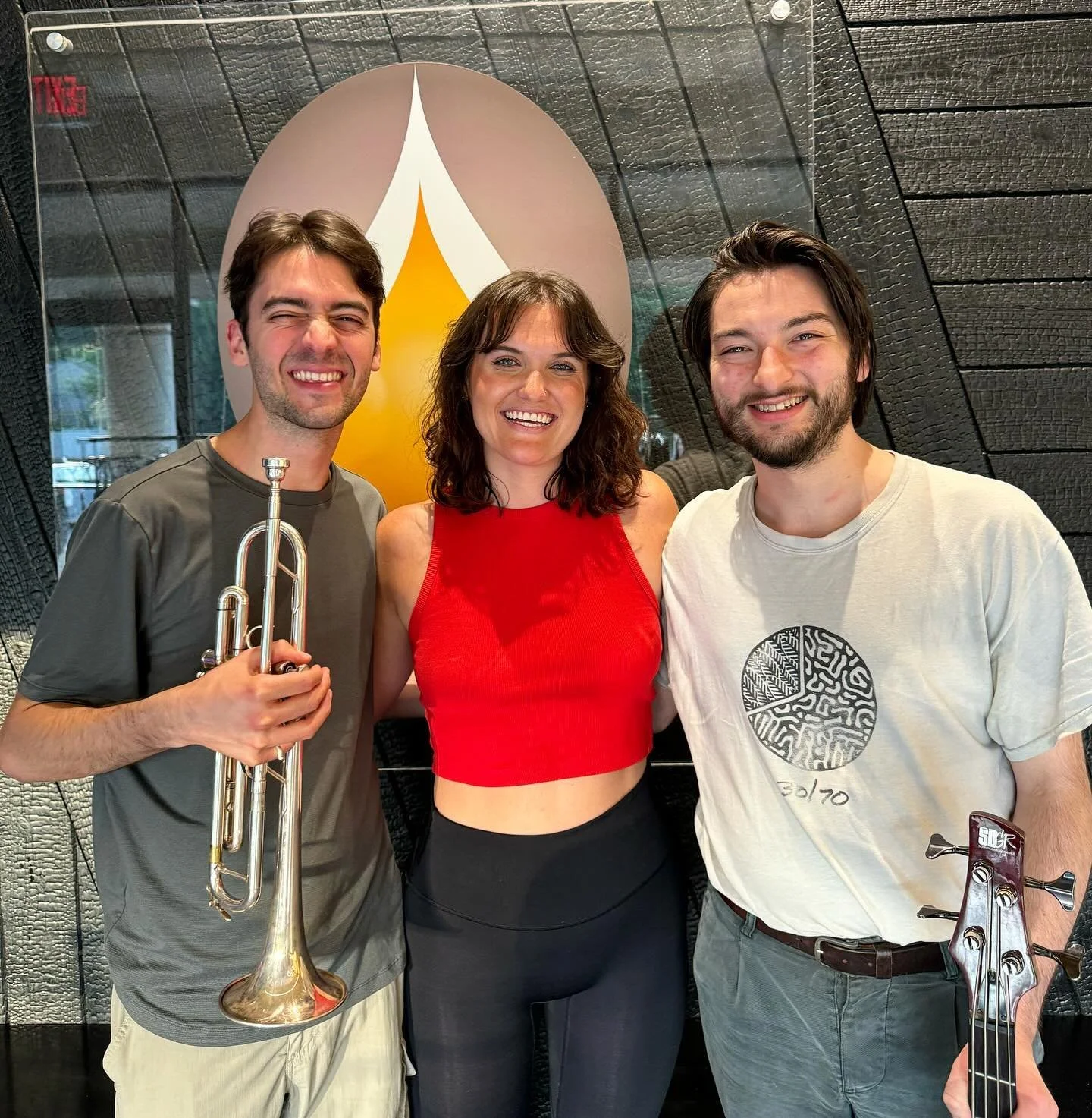 🎵❤️ all smiles and lots of love after our third yoga in harmony class on Friday featuring jazz musicians @gastonkaisin (trumpet) and @bren_dankt (bass) 

🎵 their playing created an ethereal atmosphere and led to an incredibly relaxing yinyasa class