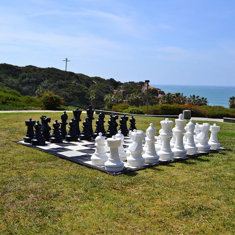 Giant Chess 01.jpg