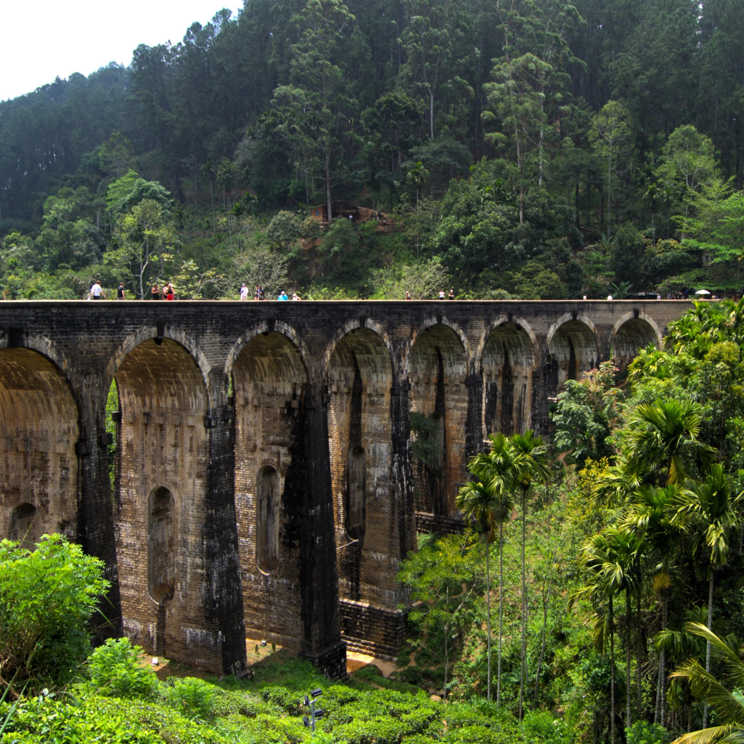 Photo of the nine arch brige in Ella, Sri Lanka.