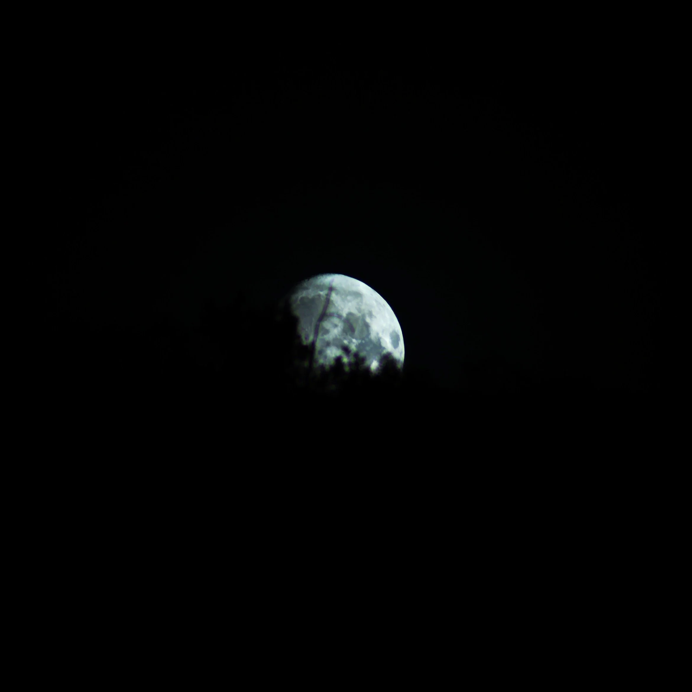 Photo of the moon taken in Corsida, France.
