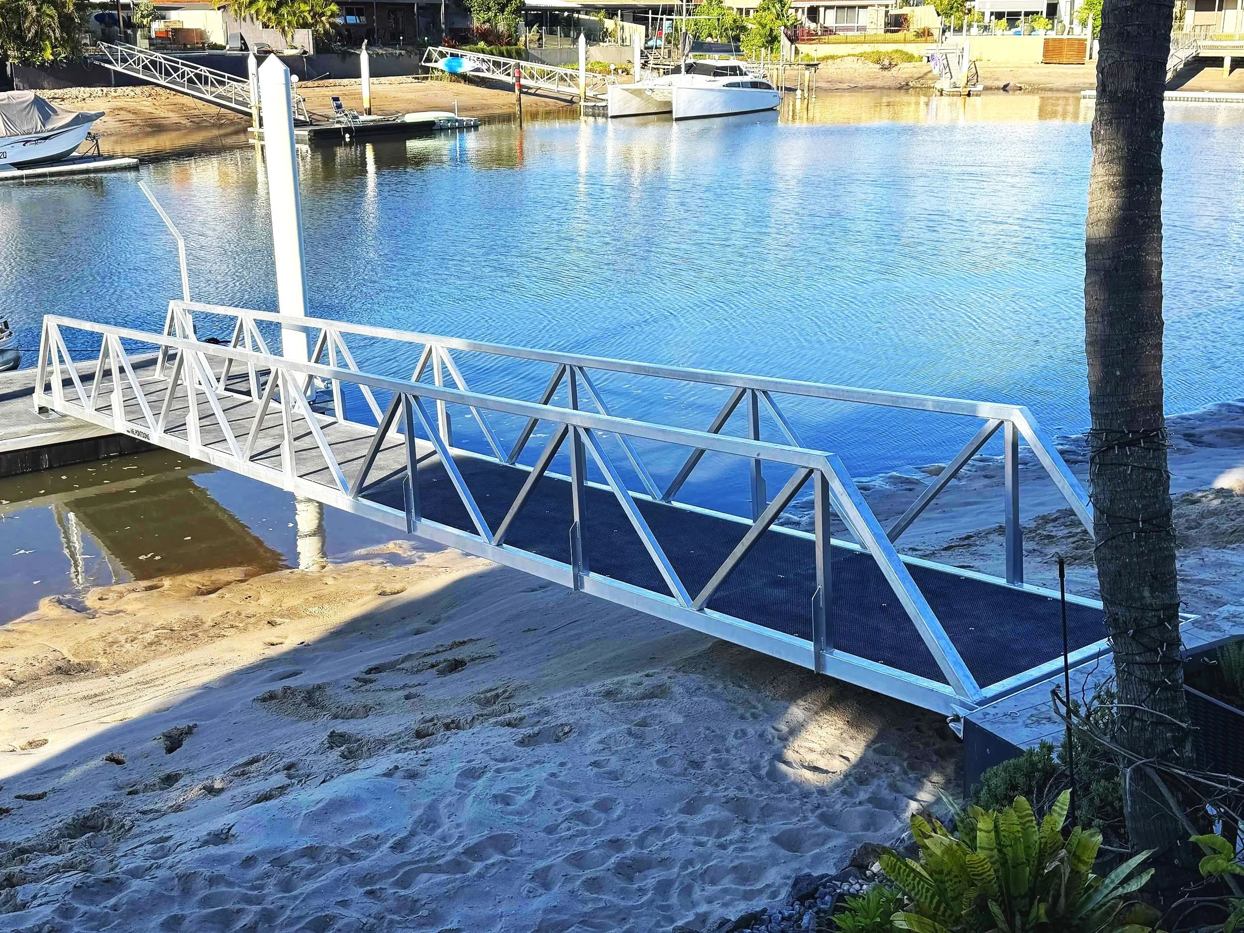 gangway+3.jpg