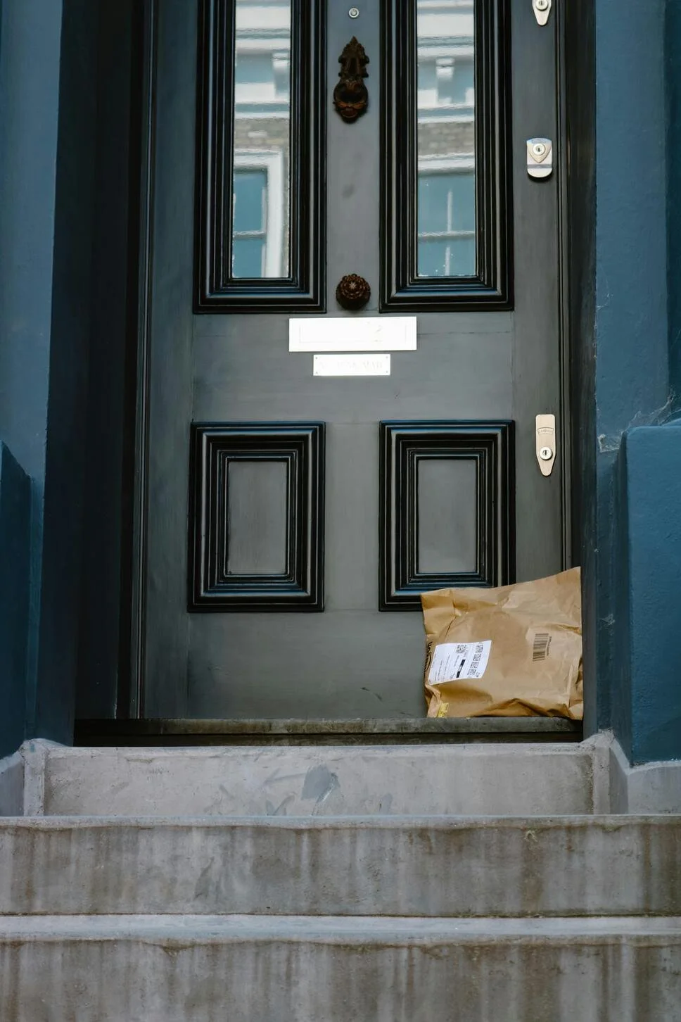 Christmas Deliveries: How CCTV Helps Prevent Parcel Theft